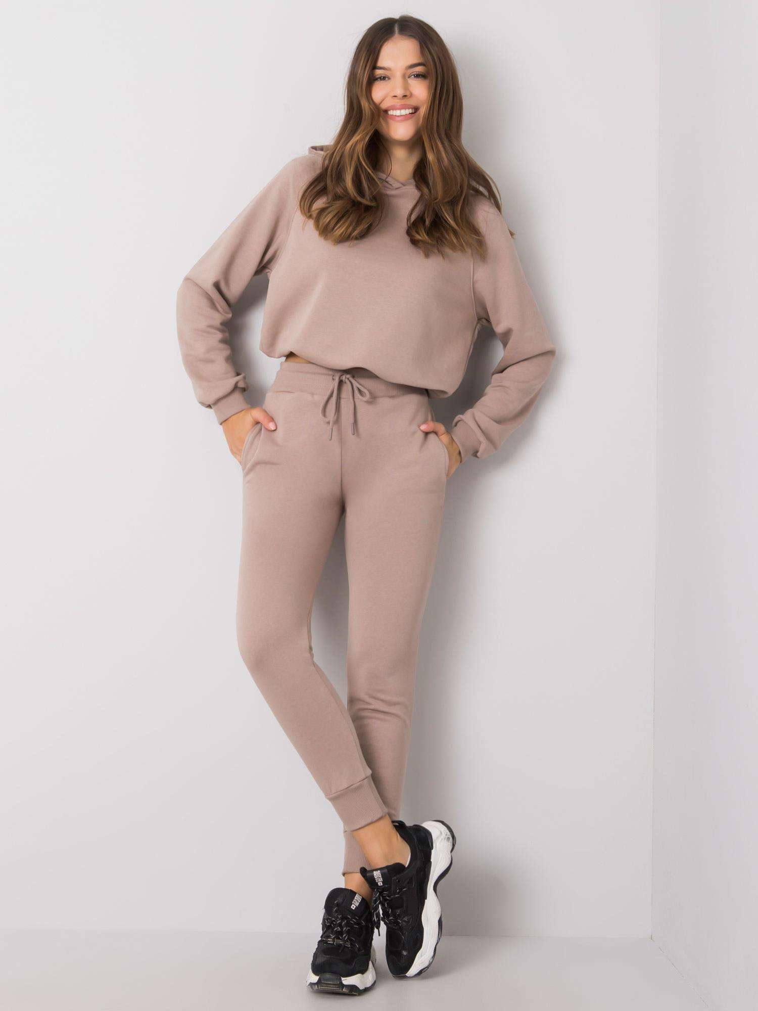 Hnedá dámska tepláková súprava RV-KMPL-5757.68-brown Veľkosť: L