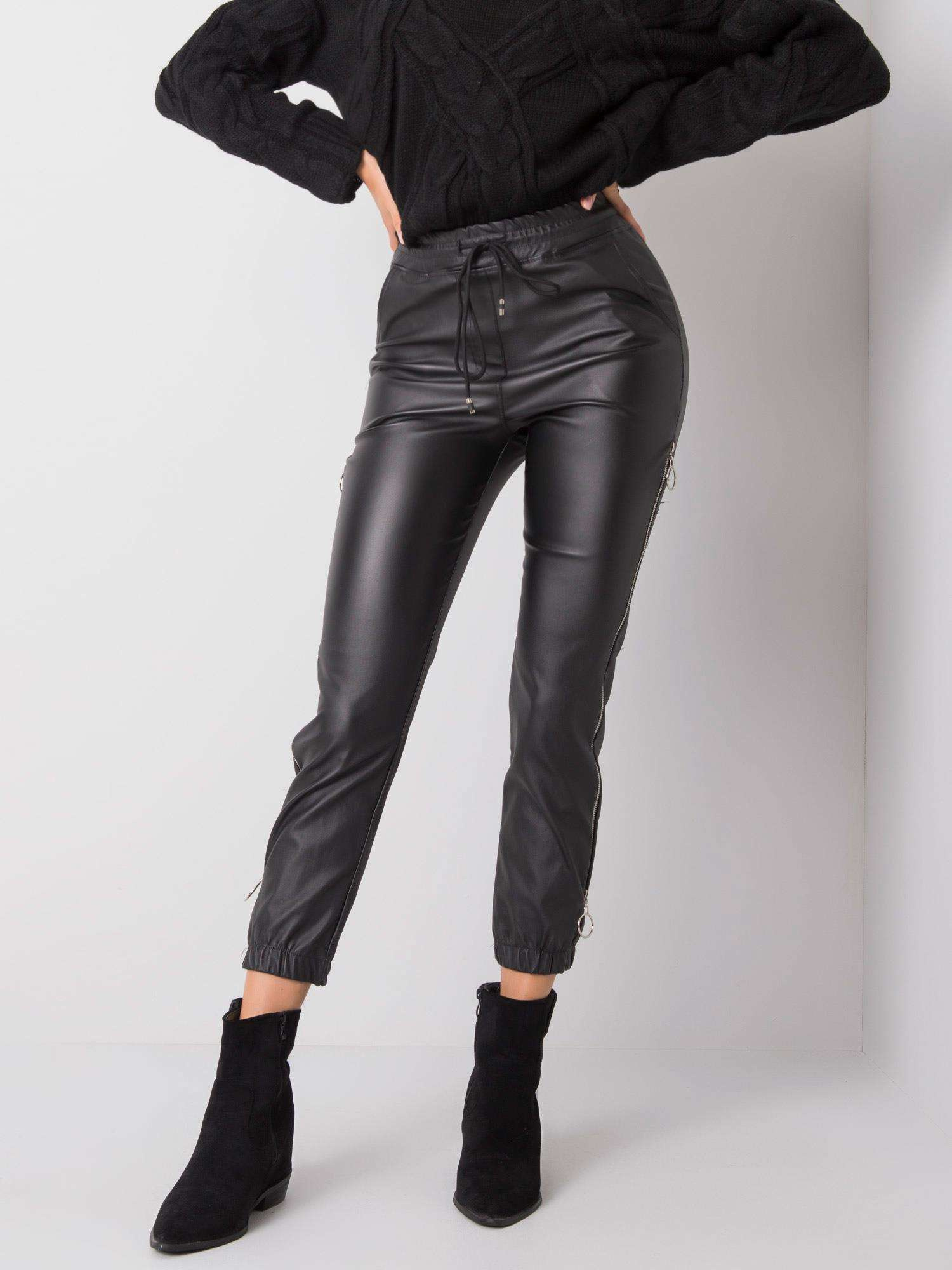 Čierne lesklé tepláky DHJ-SP-3730.11-black Veľkosť: XL