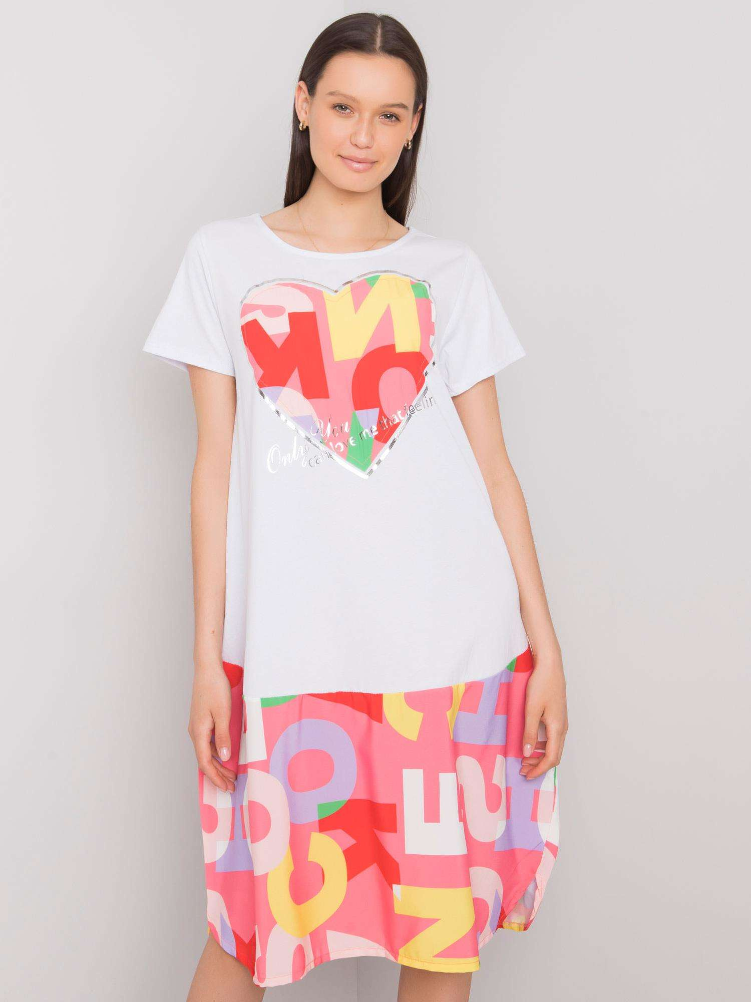 Biele dámske šaty s ružovým potlačou DHJ-SK-13119.26P-white-pink Veľkosť: ONE SIZE