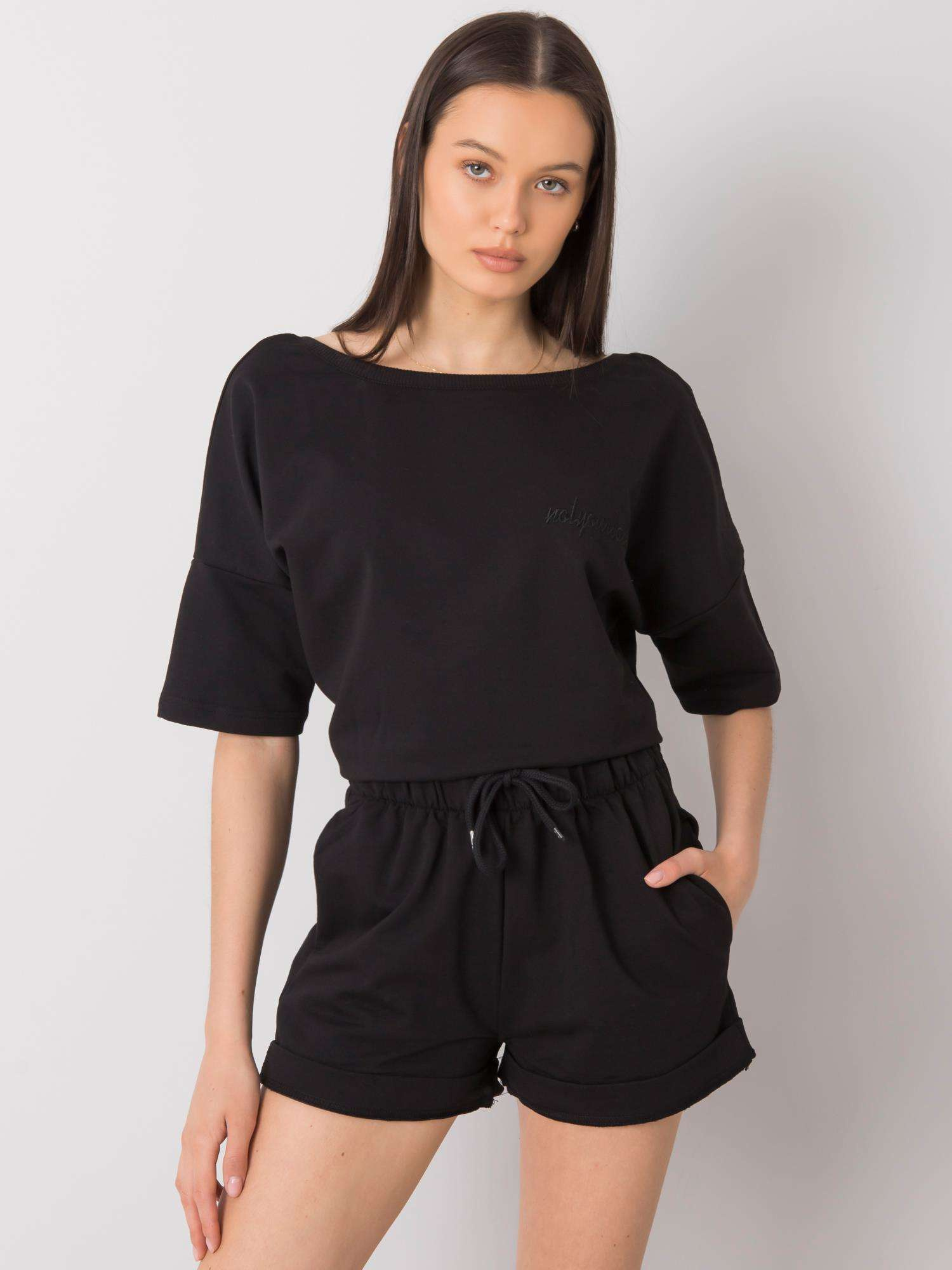 Čierna dámska tepláková súprava trička a šortiek FA-KMPL-6410.38P-black Veľkosť: ONE SIZE