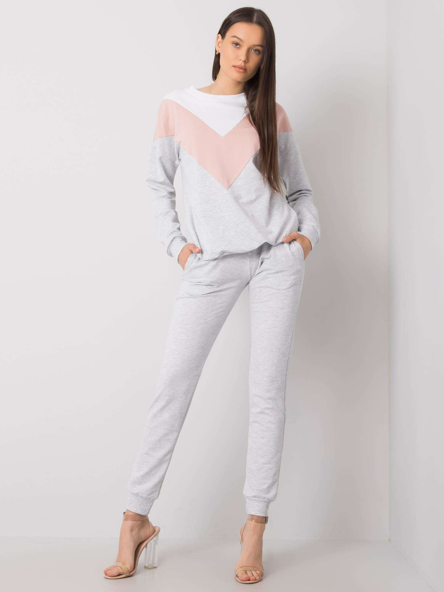 Svetlo šedá dámska tepláková súprava RV-KMPL-6715.33P-gray Veľkosť: XL