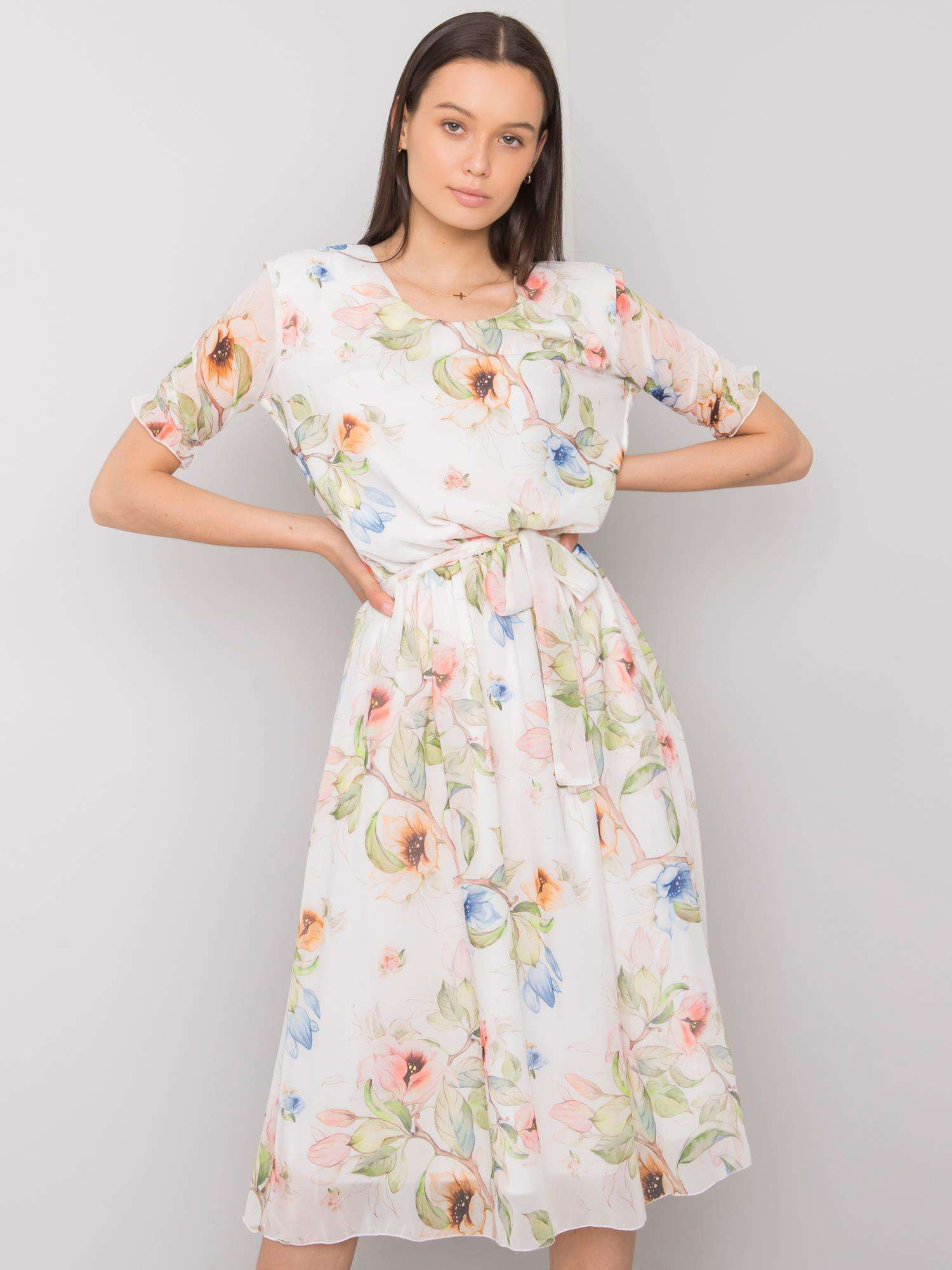 Biele dámske kvetinové šaty LK-SK-507606.05P-white Veľkosť: 36