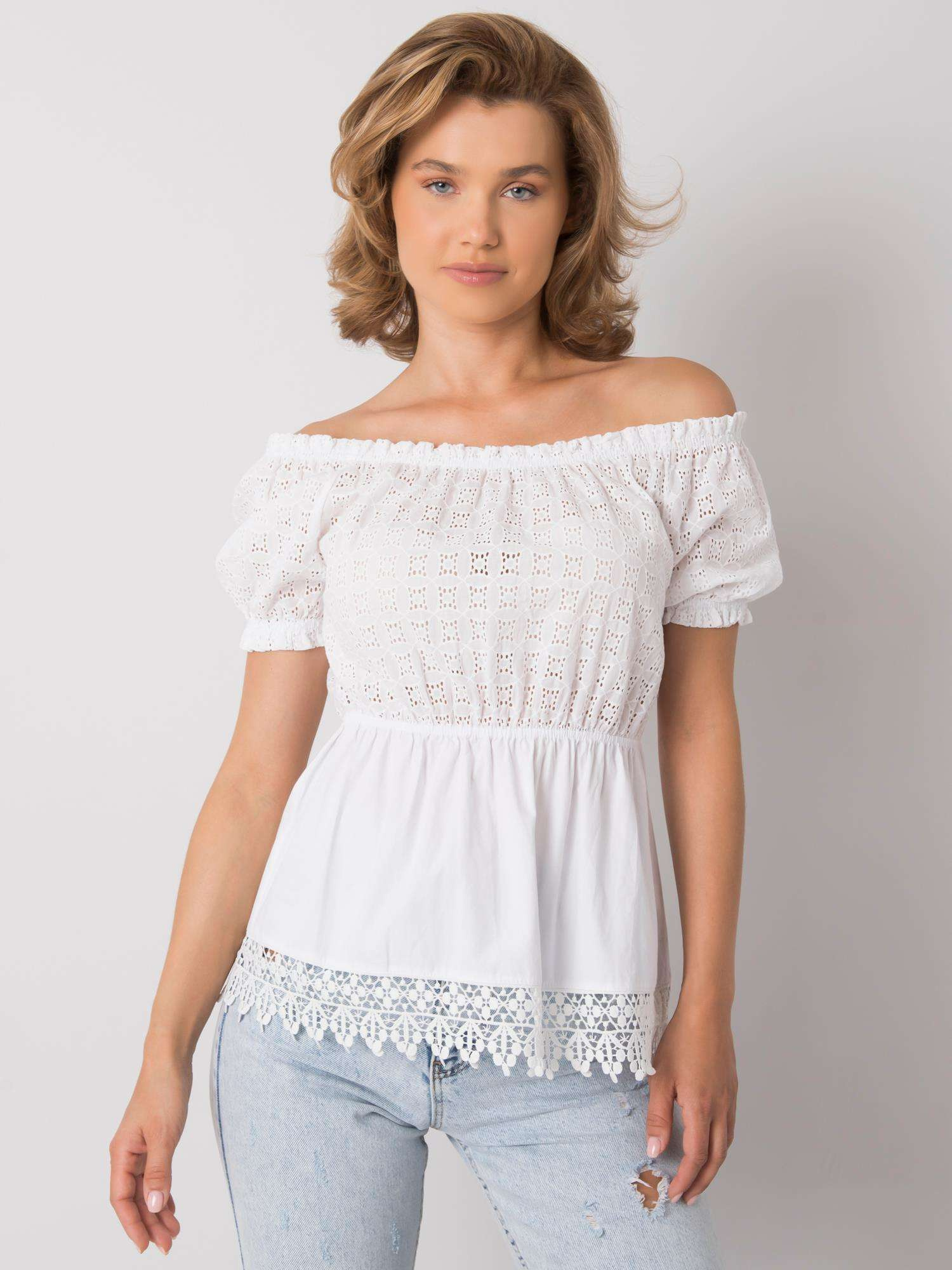 Biela blúzka s čipkou LK-BZ-506361.11P-white Veľkosť: 42