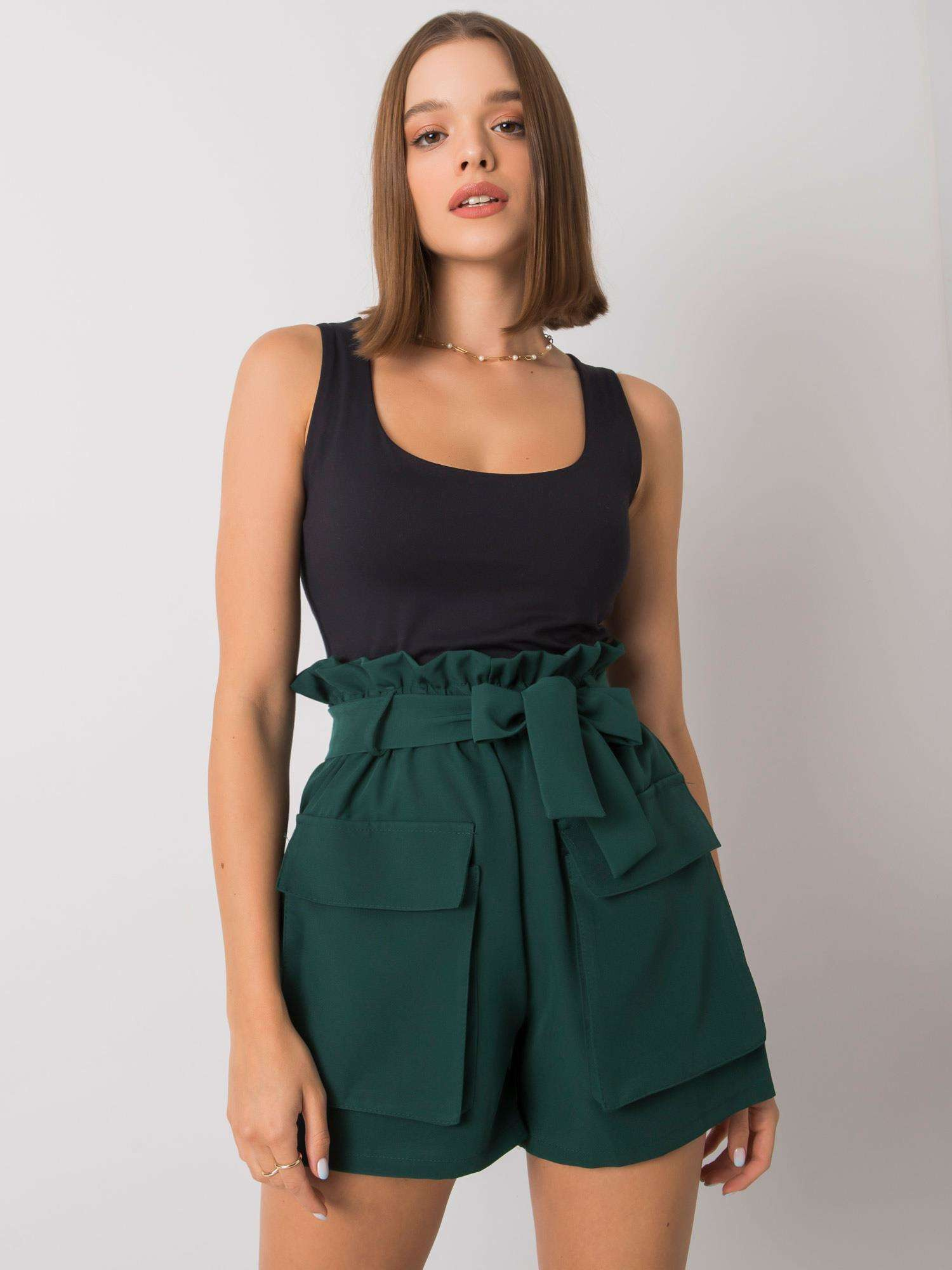 Tmavozelené šortky s pásikom -DHJ-SN-13295.76-green Veľkosť: XL