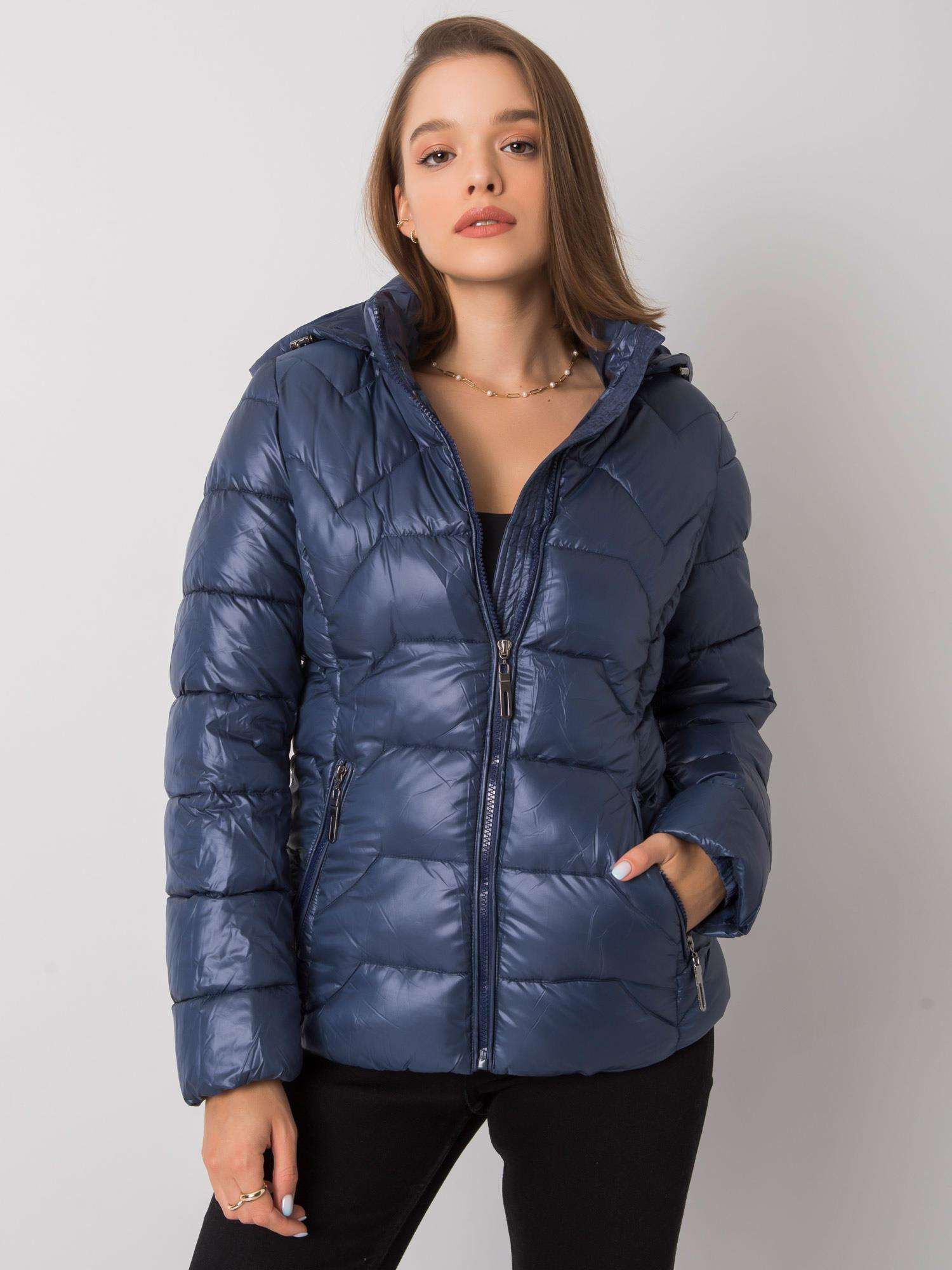 Tmavomodrá prešívaná bunda s kapucňou -NM-DE-KR-LH-9617.06P-blue Veľkosť: S