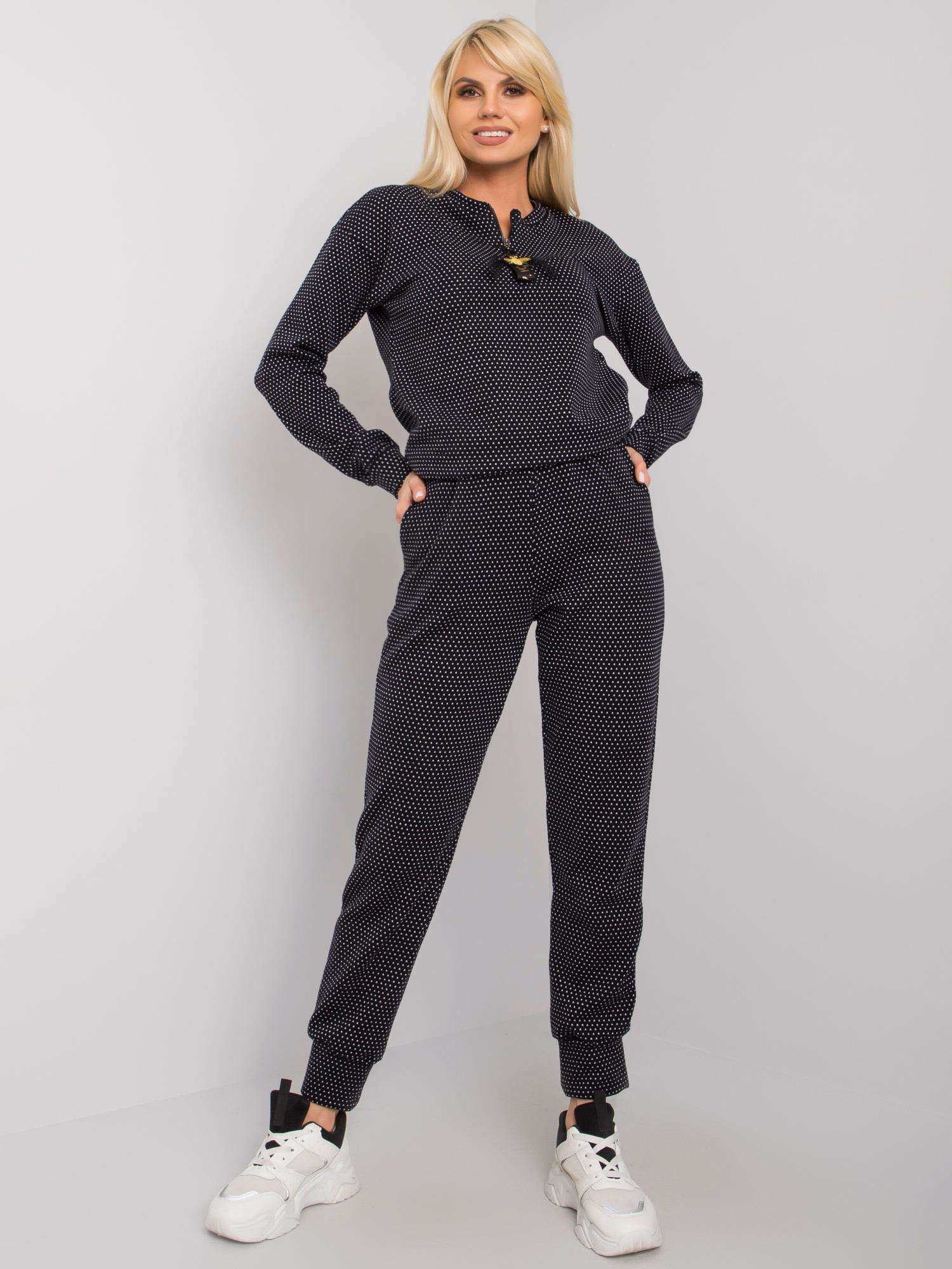 Čierna vzorovaná tepláková súprava LK-KMPL-508716.35X-black Veľkosť: 38