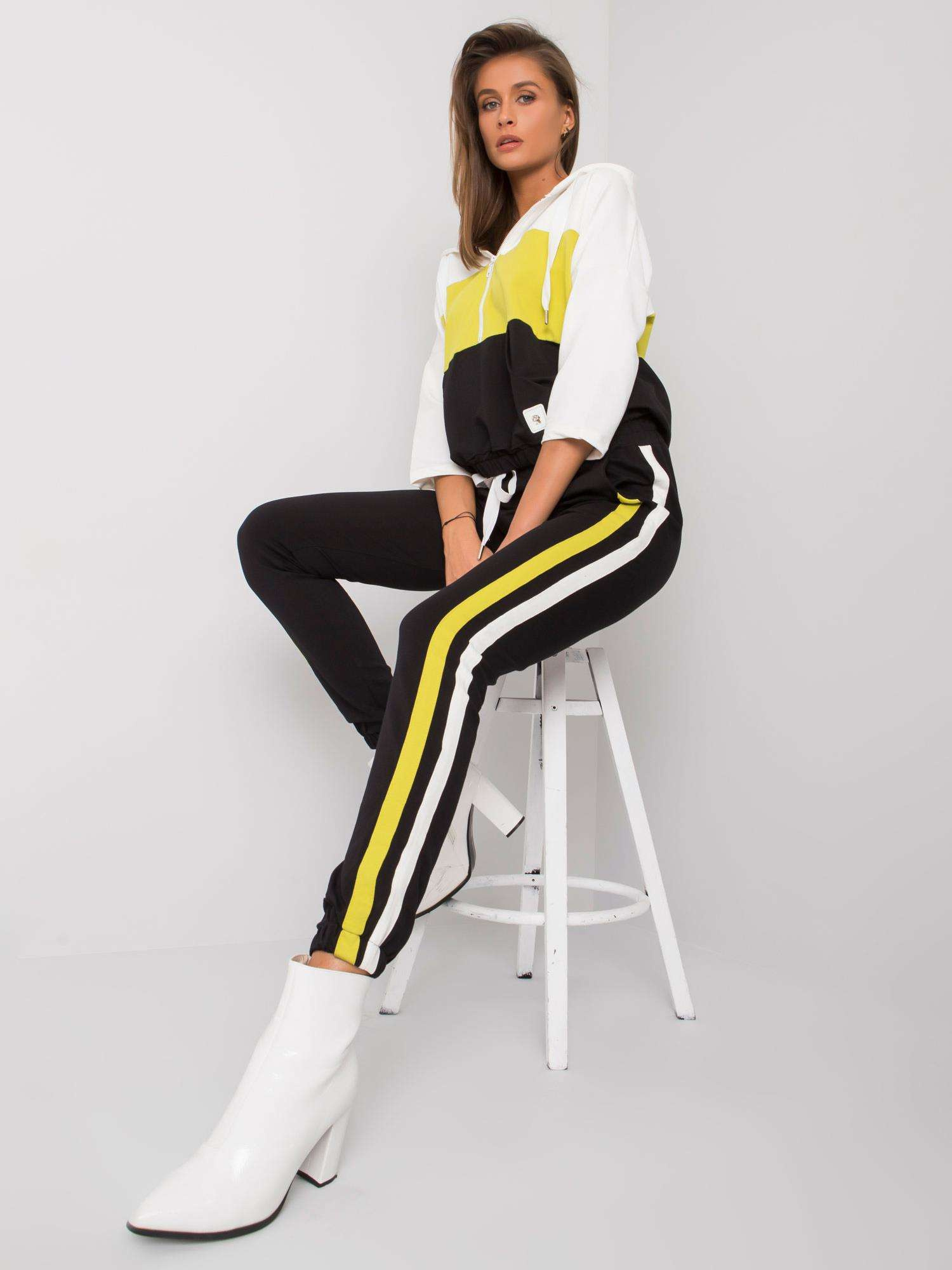 Farebná komplet mikiny a nohavíc - smotanová / limetková / čierna RV-KMPL-6943.57 Veľkosť: L/XL