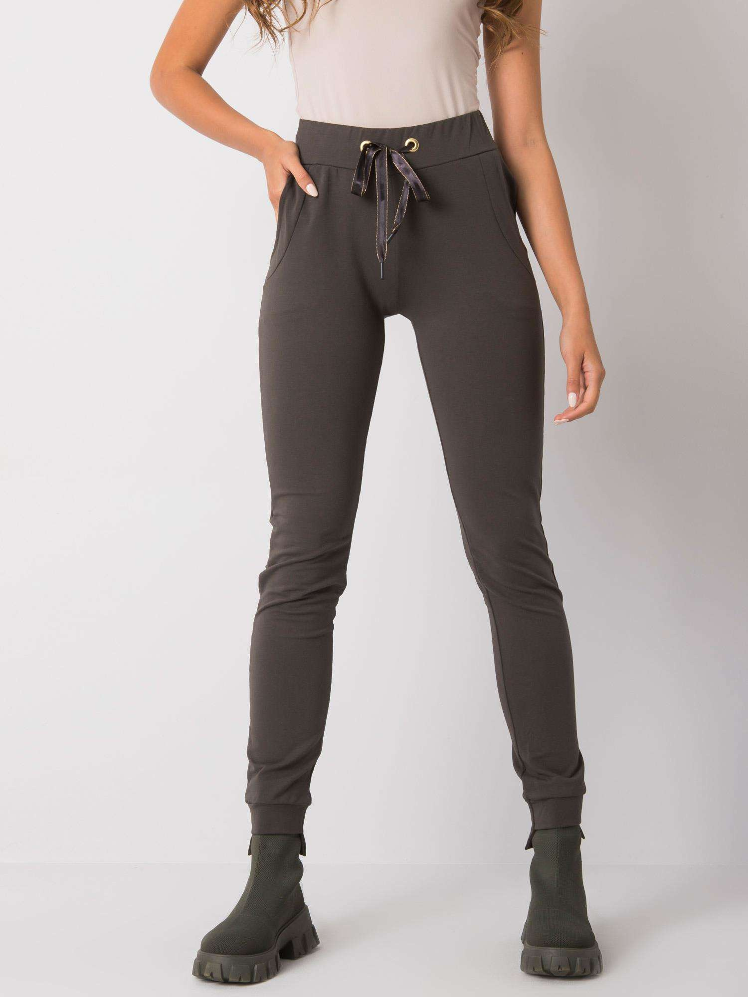 Khaki tepláky s lesklými šňůrkami RV-DR-6202.27P-khaki Veľkosť: L