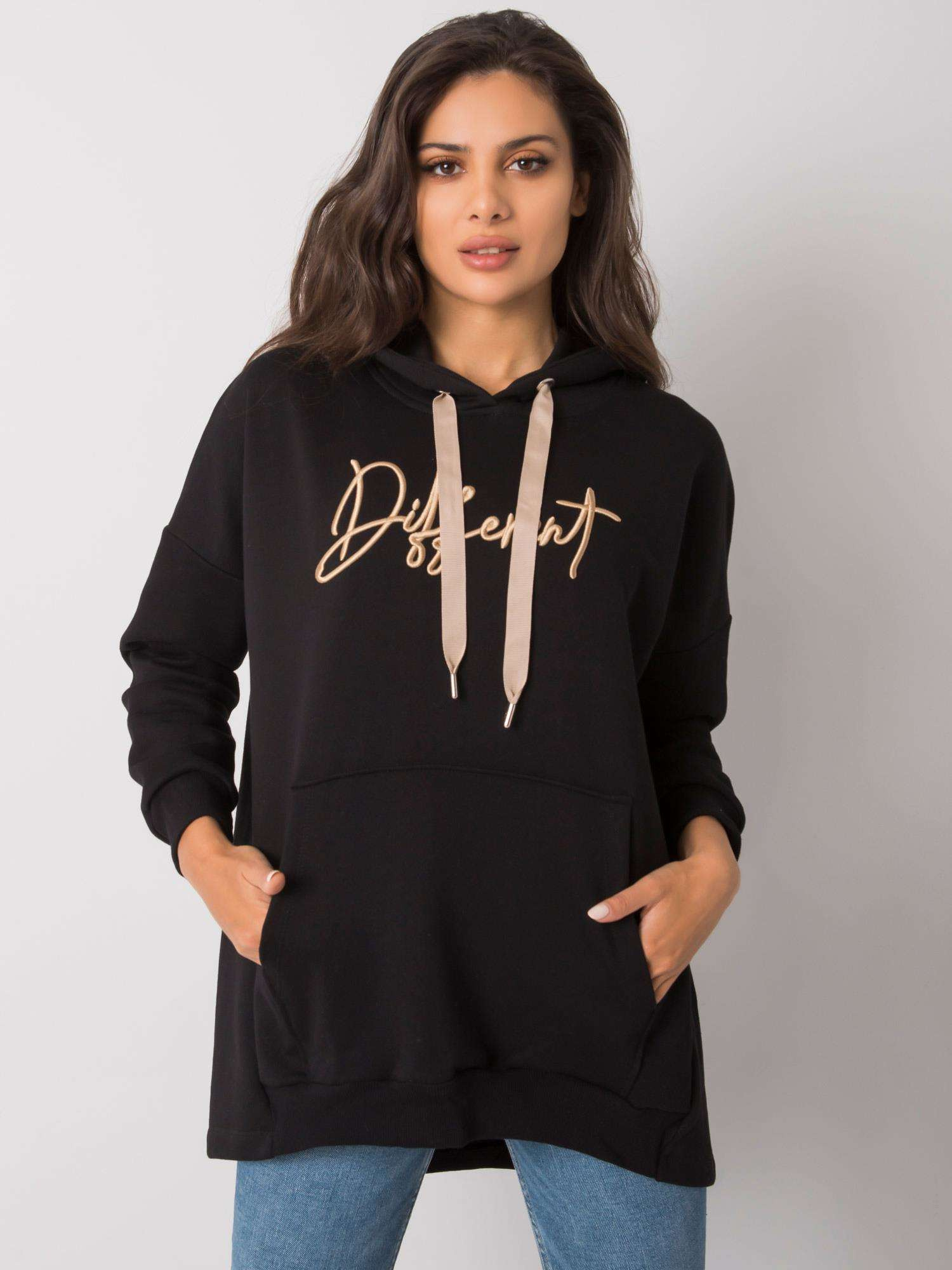 Čierna dámska oversize mikina s nápisom RV-BL-7096.37P-black Veľkosť: ONE SIZE