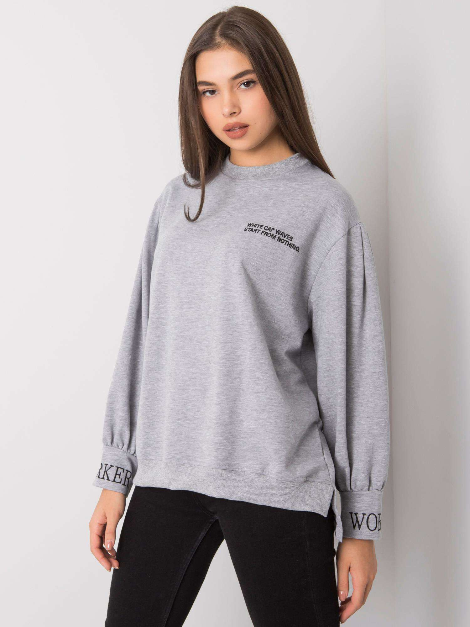 Svetlo šedá dámska mikina s nápismi RV-BL-7164.51P-gray Veľkosť: ONE SIZE