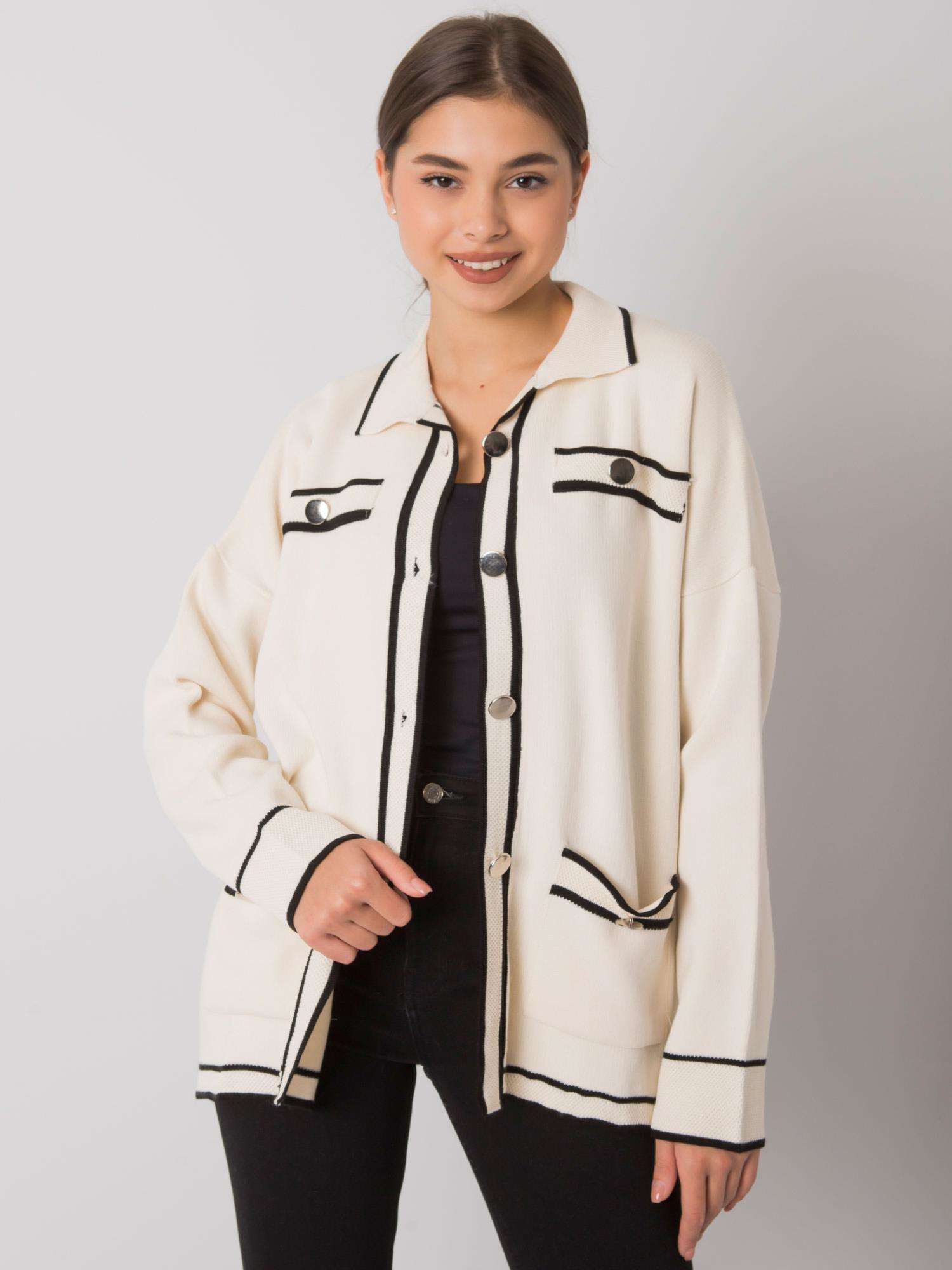 Béžový dámsky pletený sveter s gombíkmi FE-SW-3355.57P-creme Veľkosť: ONE SIZE