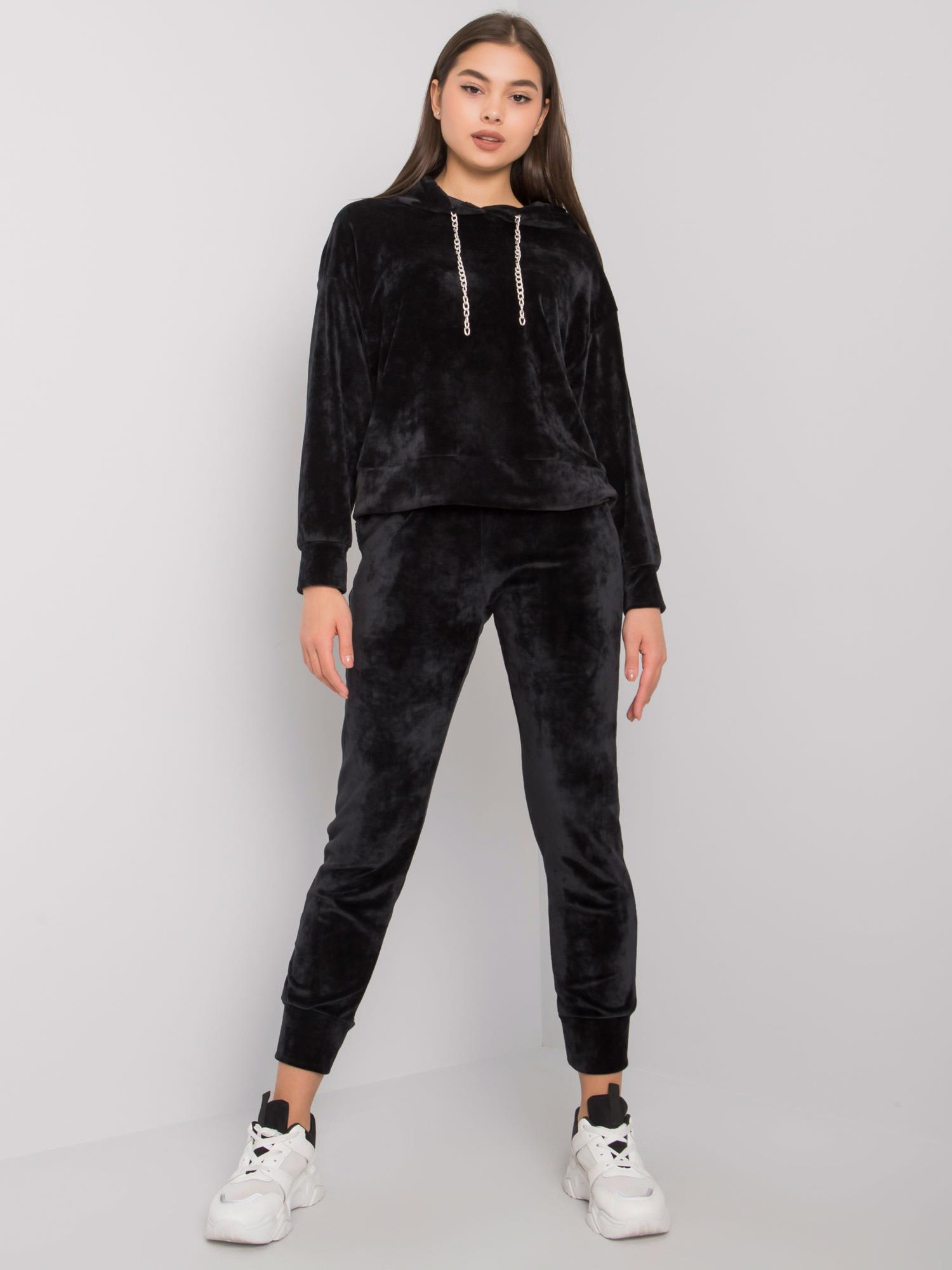 Čierna velúrová súprava s kapucňou LK-KMPL-508683.06-black Veľkosť: 40