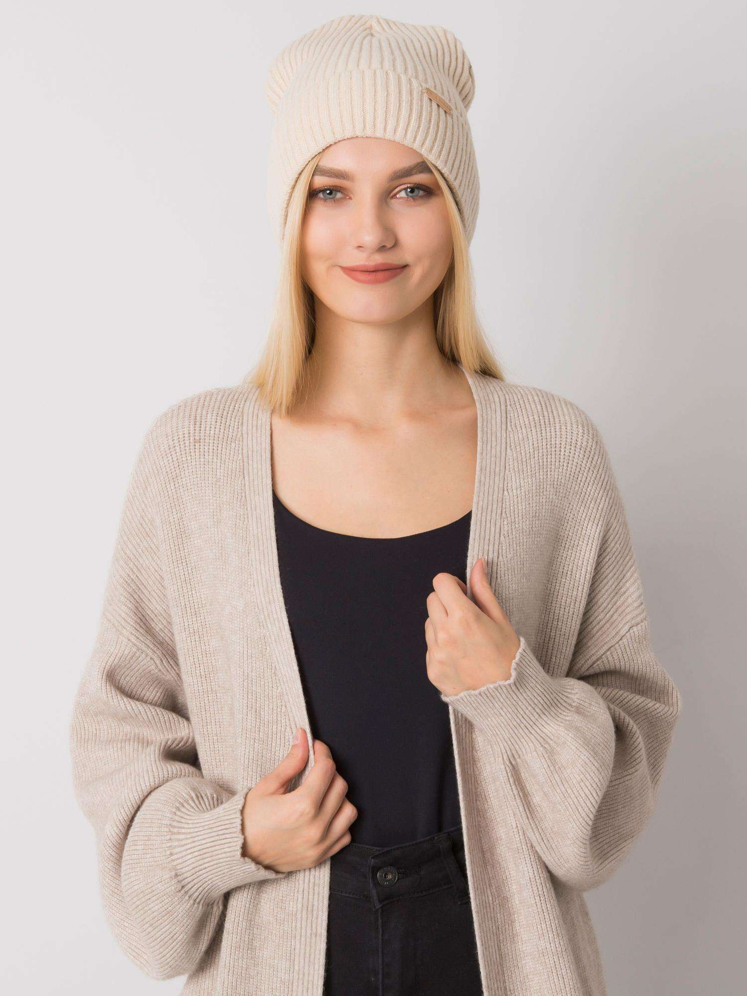 Krémová čiapka z pleteniny JK-SK-27.84P-cream Veľkosť: ONE SIZE