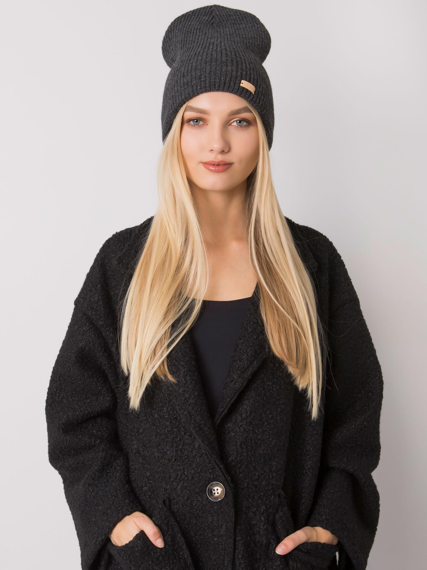 Tmavo šedá pletená dámska čiapka JK-SK-38.26X-dark grey Veľkosť: ONE SIZE