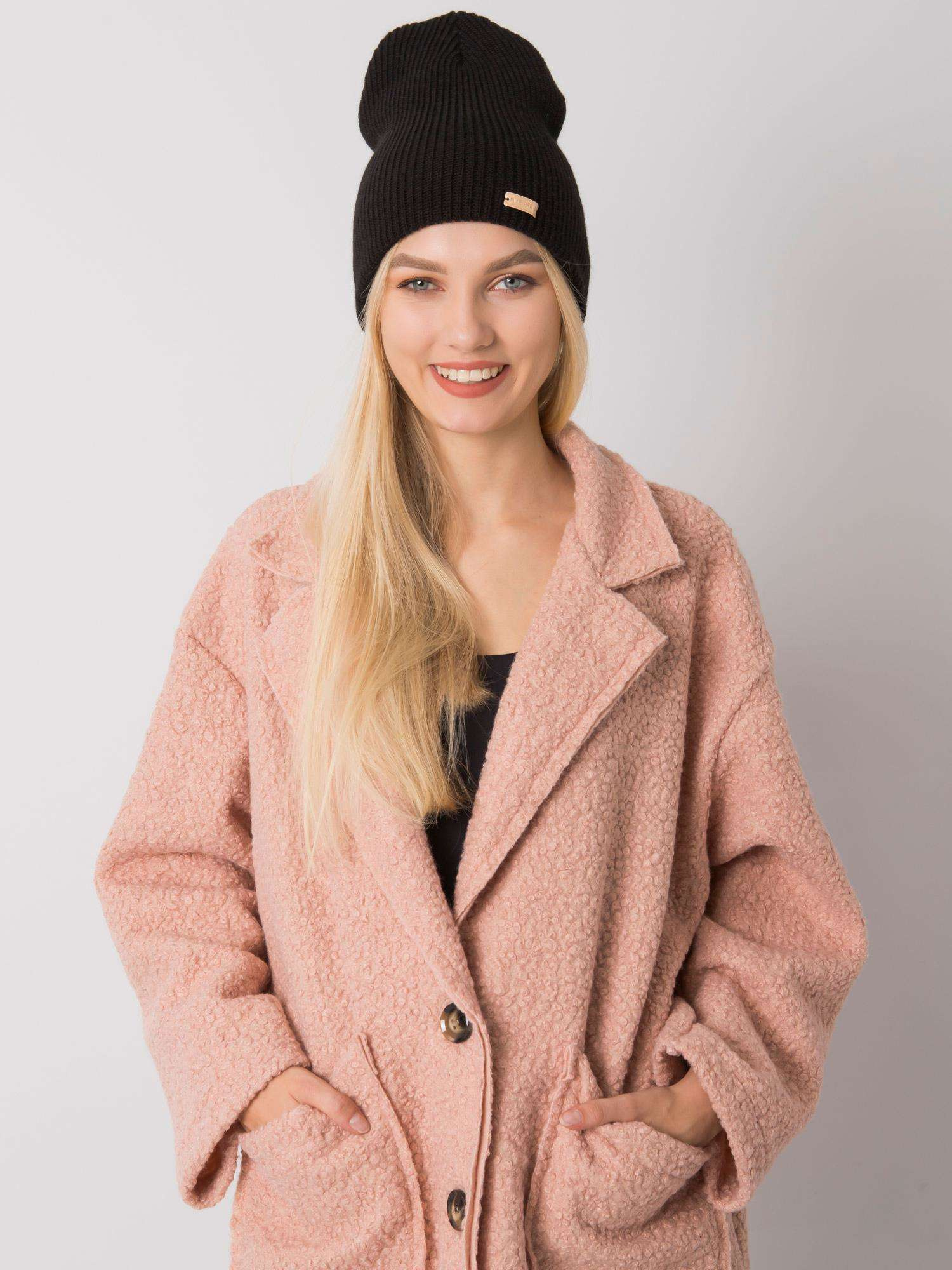 Čierna pletená dámska čiapka JK-SK-38.26X-black Veľkosť: ONE SIZE