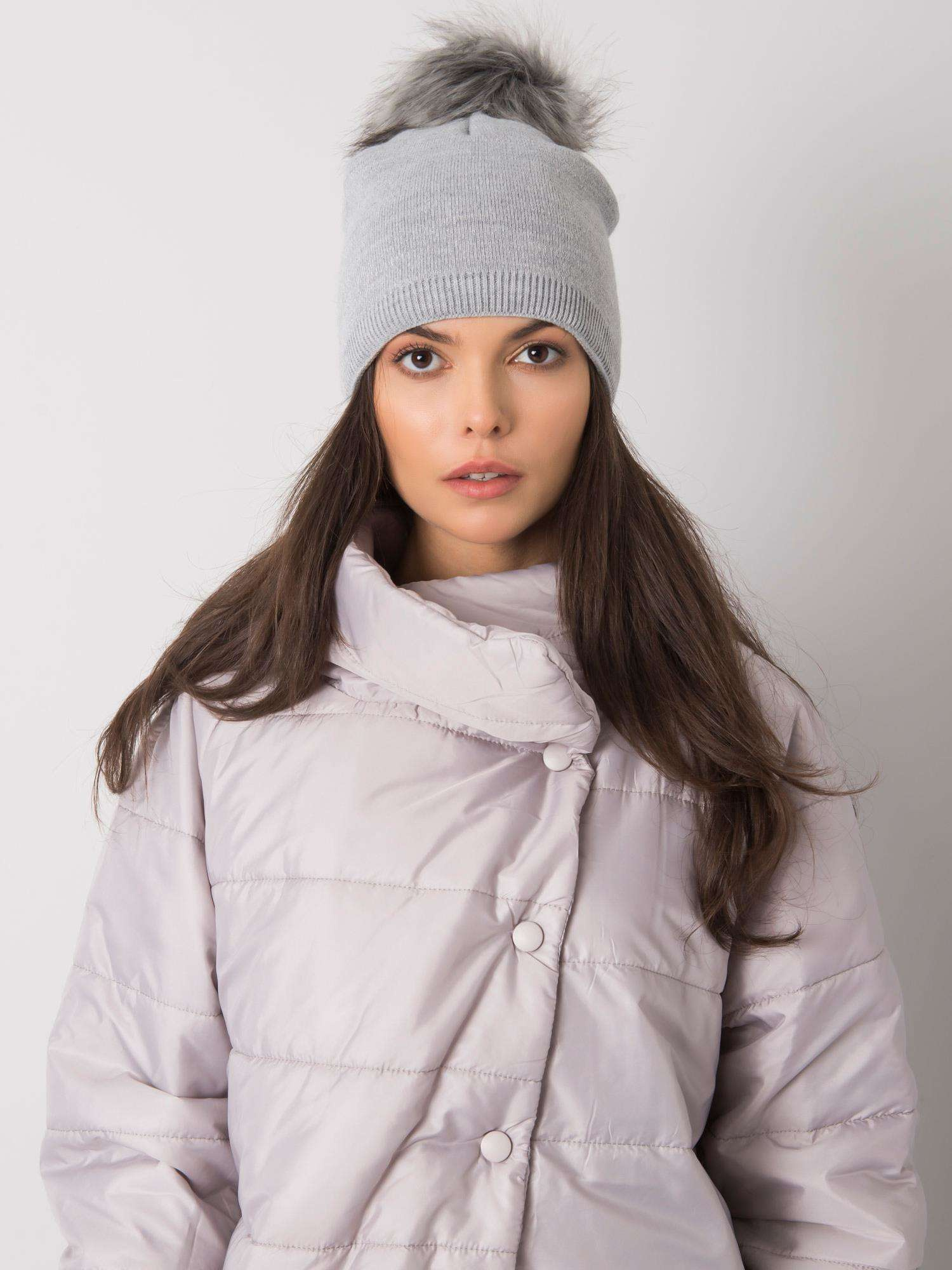 Šedá čiapka s chlpatým brmbolcom JK-SK-34.11-grey Veľkosť: ONE SIZE