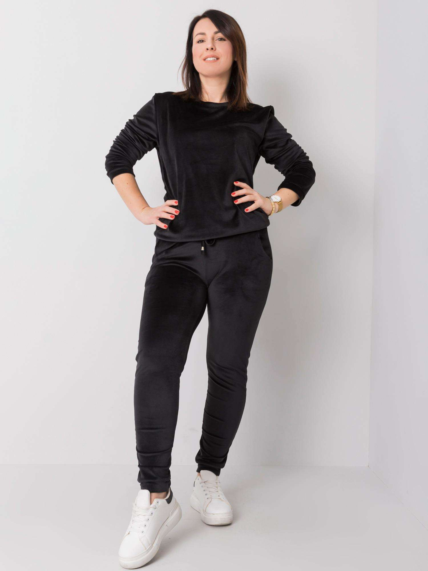 Čierna dámska velúrová tepláková súprava RV-KMPL-6085.05-black Veľkosť: 2XL