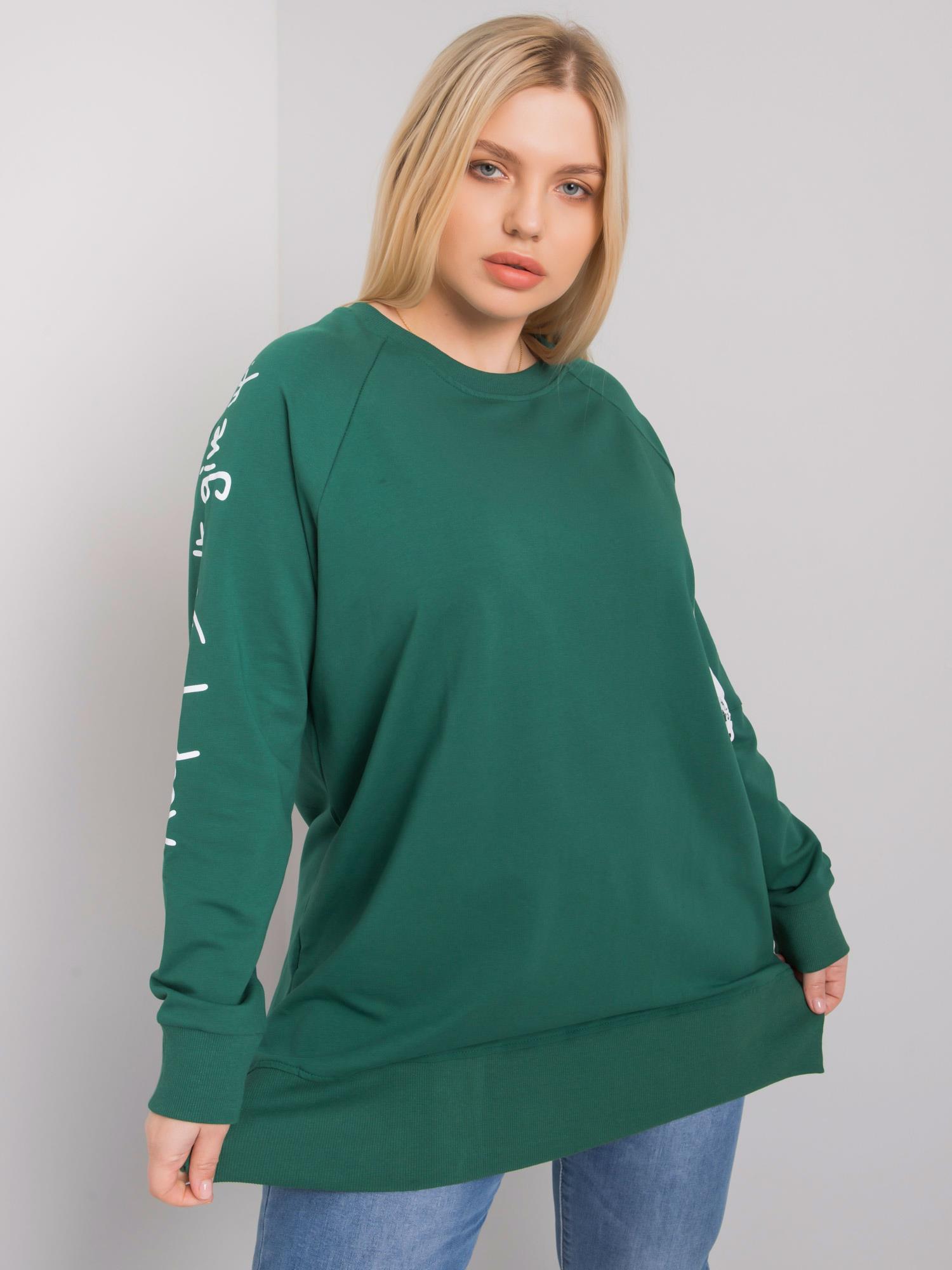 ZELENÁ MIKINA S NÁPISMI NA RUKÁVOCH RV-TU-7158.76P-GREEN Veľkosť: ONE SIZE