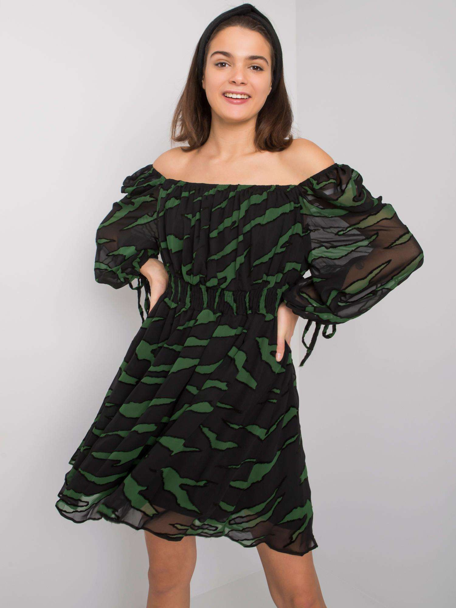 Čierno-zelené dámske mini šaty LC-SK-22K-3040.19P-black-green Veľkosť: S