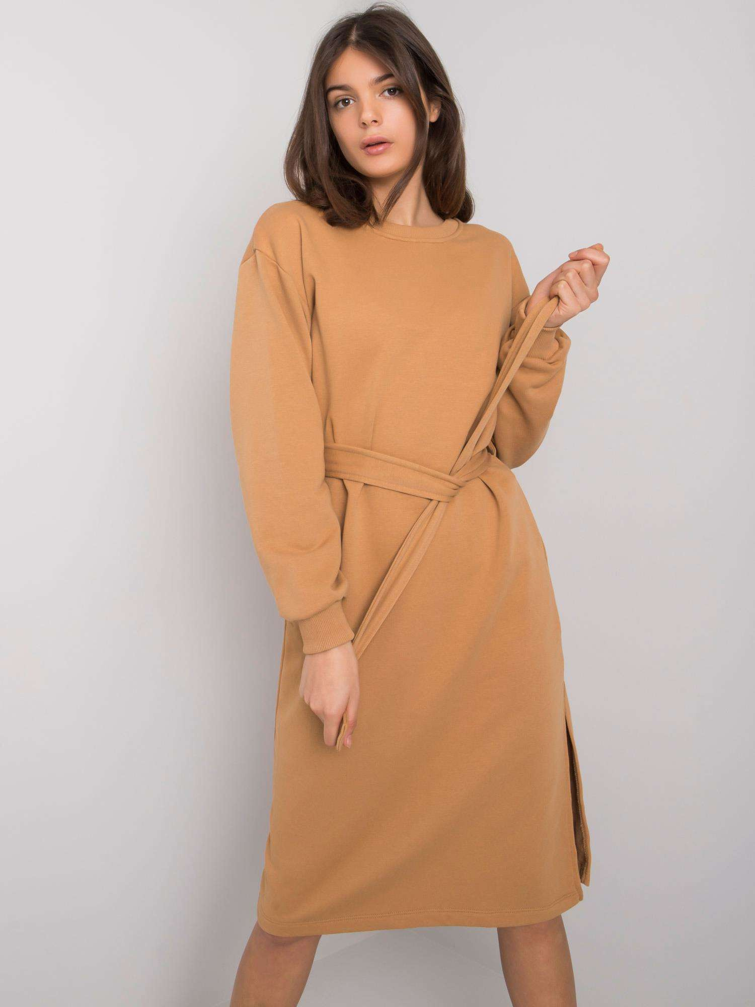 Svetlo hnedé mikinové midi šaty RV-SK-7256.27P-camel Veľkosť: M