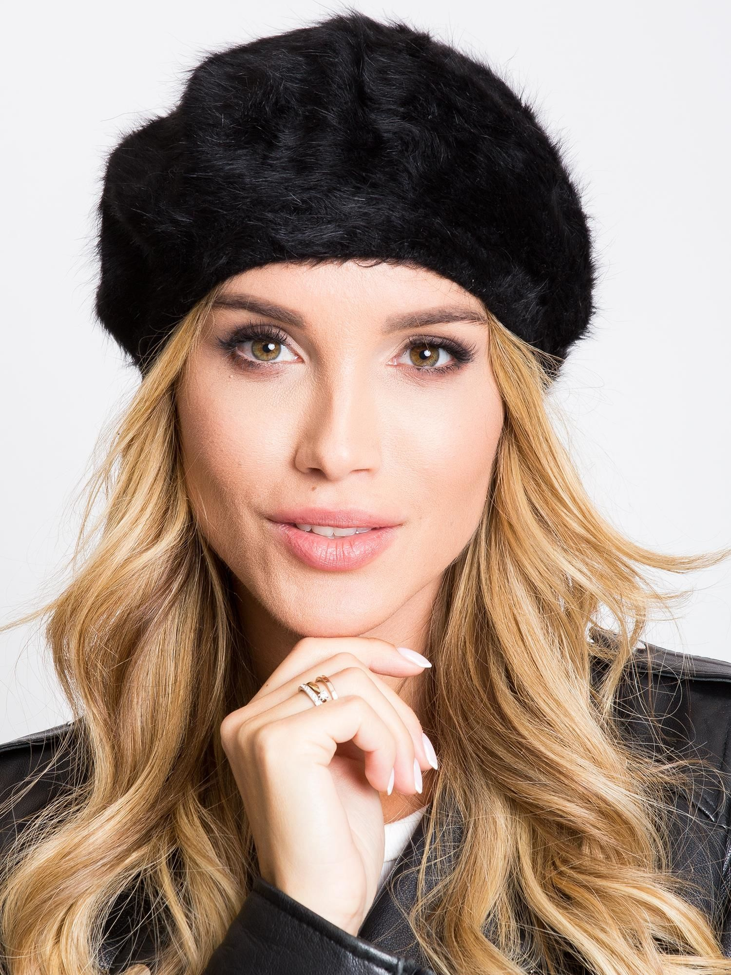 Čierny dámsky baret AT-CZ-82.44-black Veľkosť: ONE SIZE