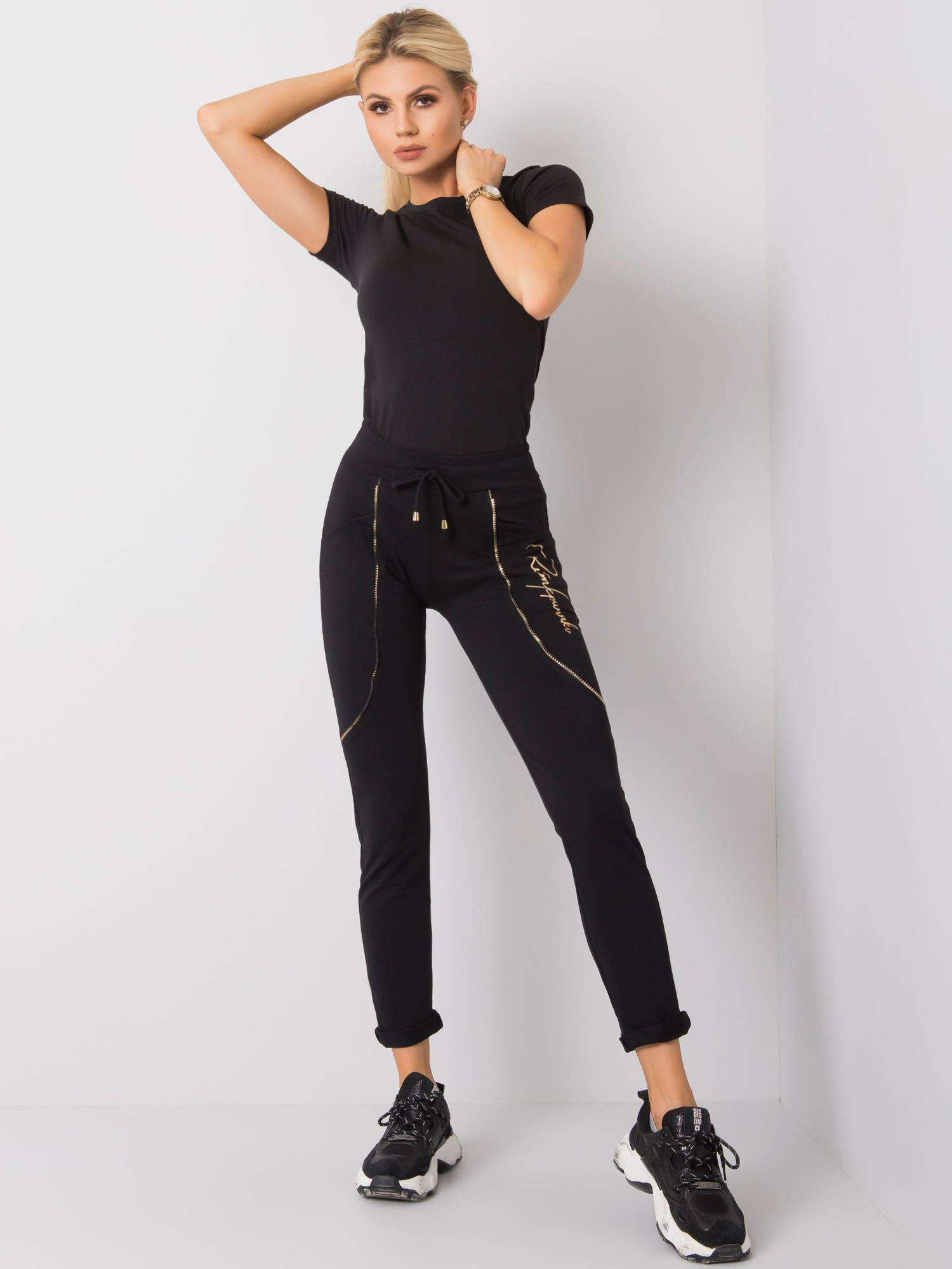 Čierne dámske tepláky so zlatými detailmi -RV-DR-6046.12-black Veľkosť: XL