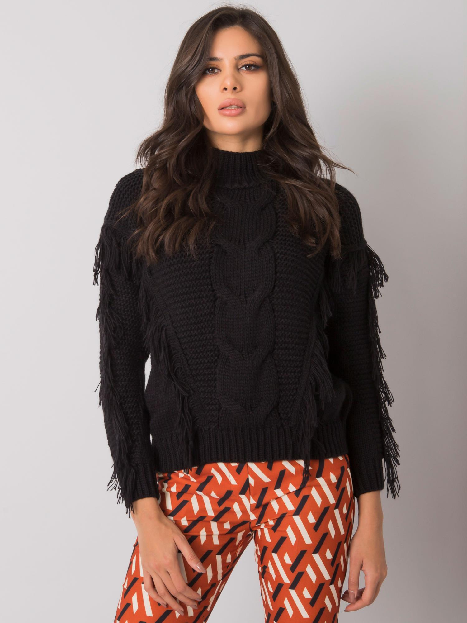 Čierny sveter so strapcami CA-SW-3744.08-black Veľkosť: ONE SIZE