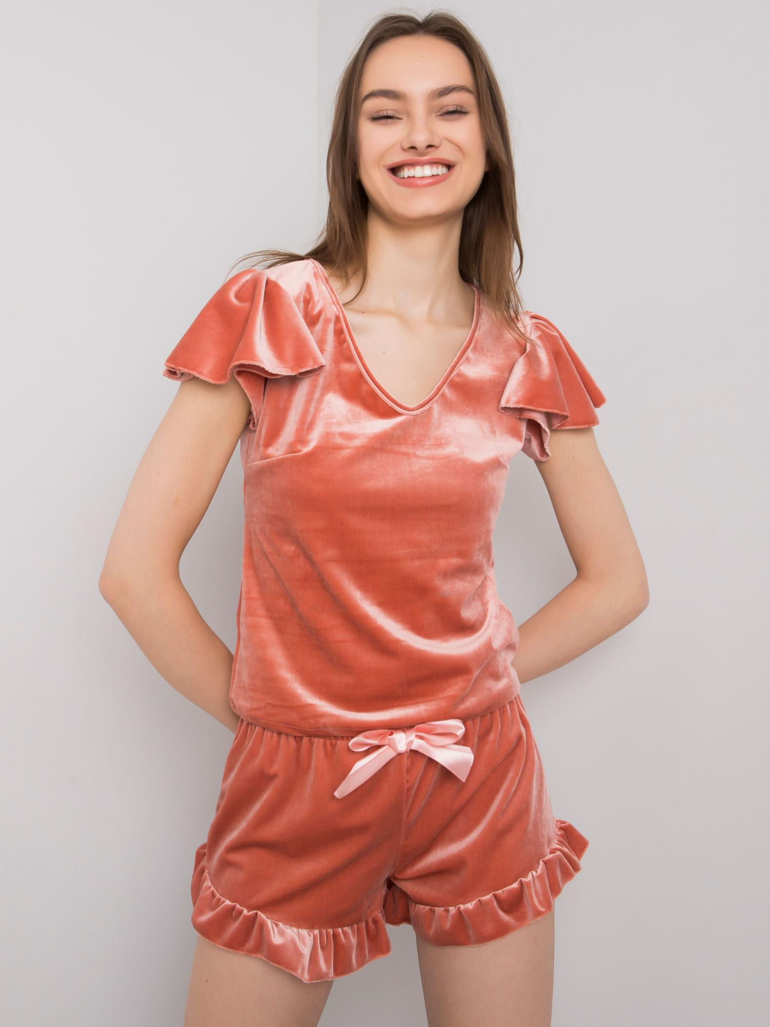 Svetloružové dámske velúrové pyžamo s volánmi WN-PI-02.97-pink Veľkosť: L/XL
