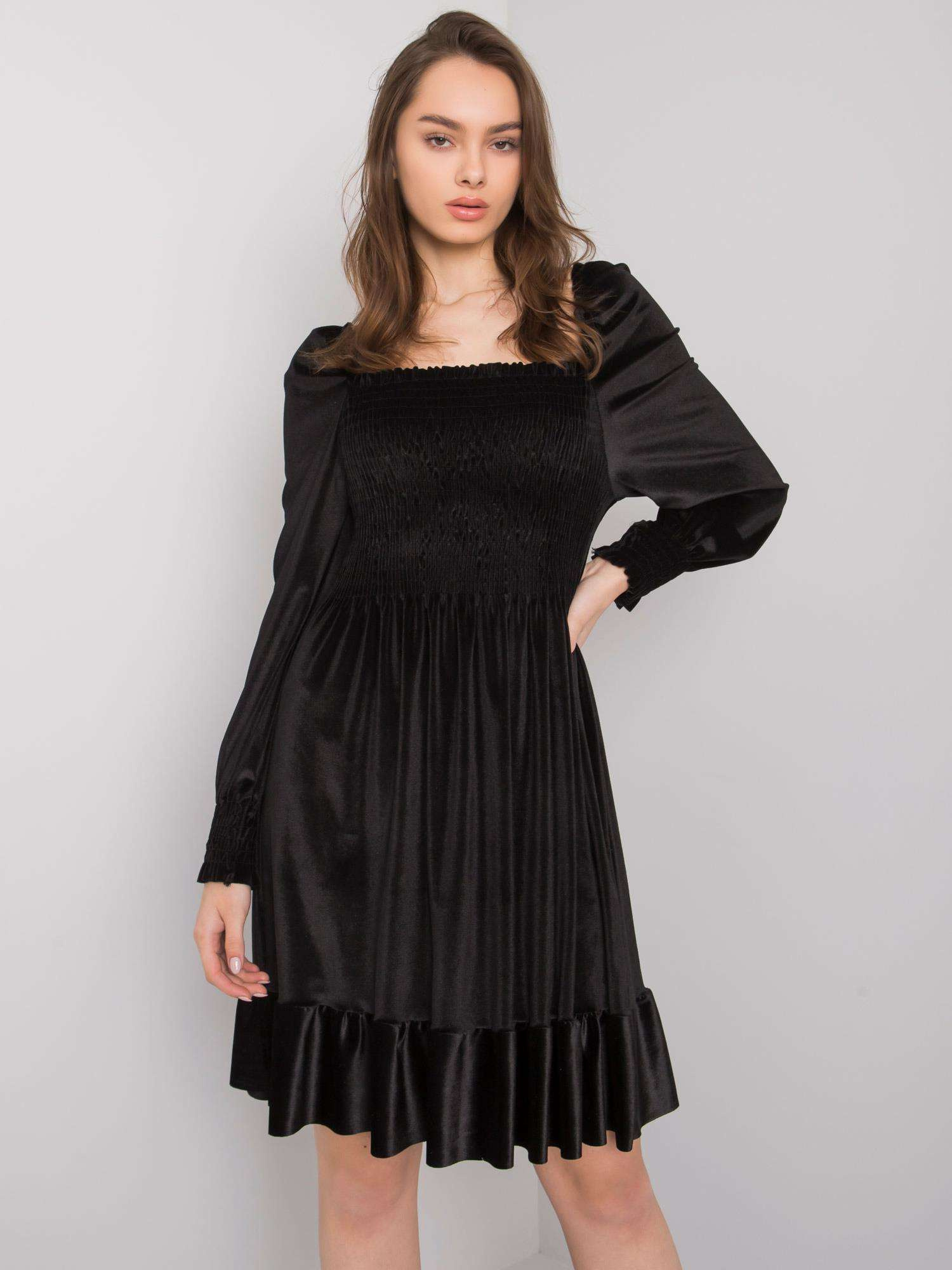 Čierne dámske velúrové mini šaty DHJ-SK-15220.61P-black Veľkosť: ONE SIZE