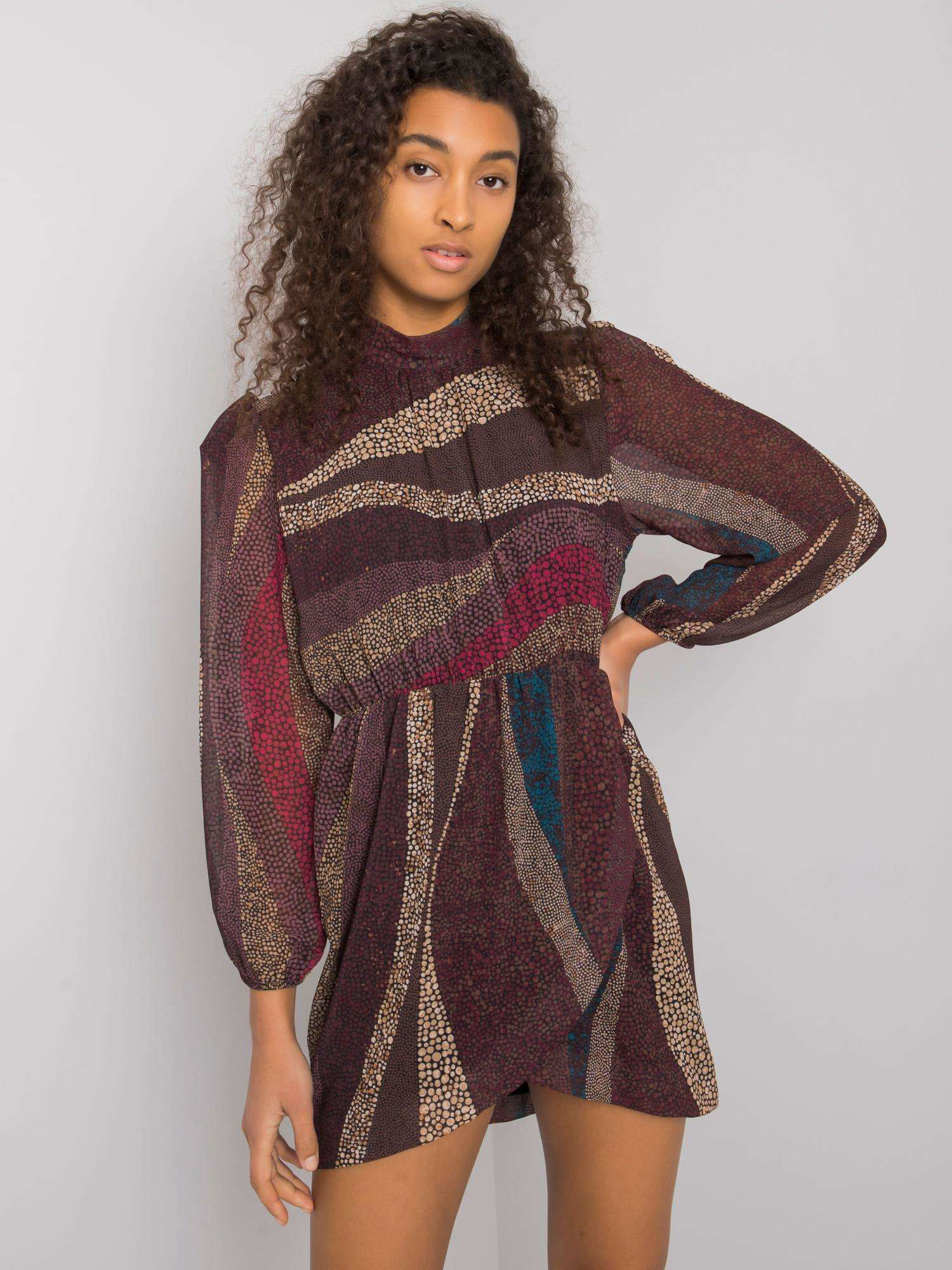 Hnedé vzorované mini šaty so stojačikom DHJ-SK-15265.90-brown Veľkosť: ONE SIZE