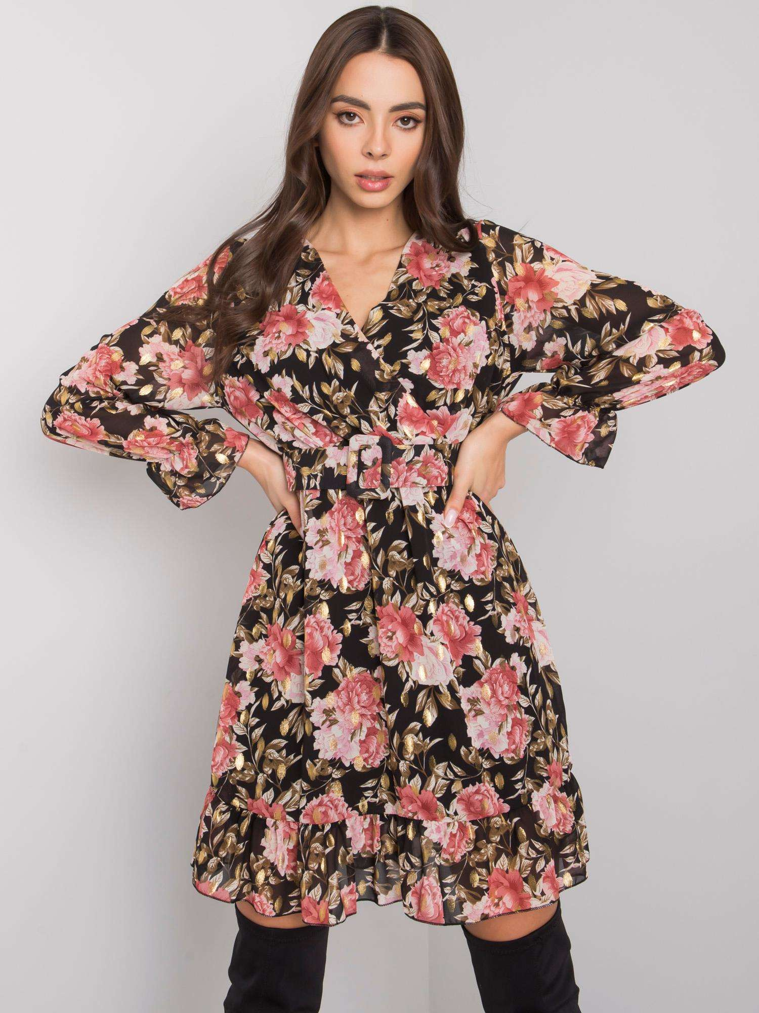 Čierne kvetinové mini šaty DHJ-SK-12220-2.14P-black Veľkosť: ONE SIZE