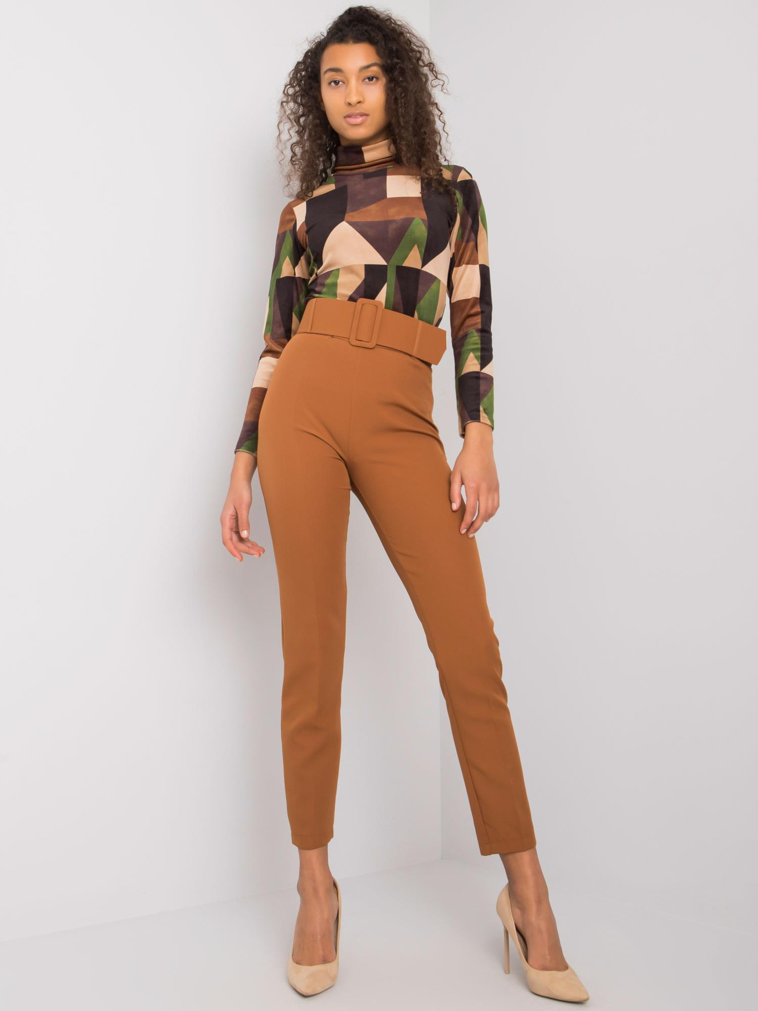 Hnedé dámske nohavice s vysokým pásom LC-SP-22K-5016.25P-brown Veľkosť: 38