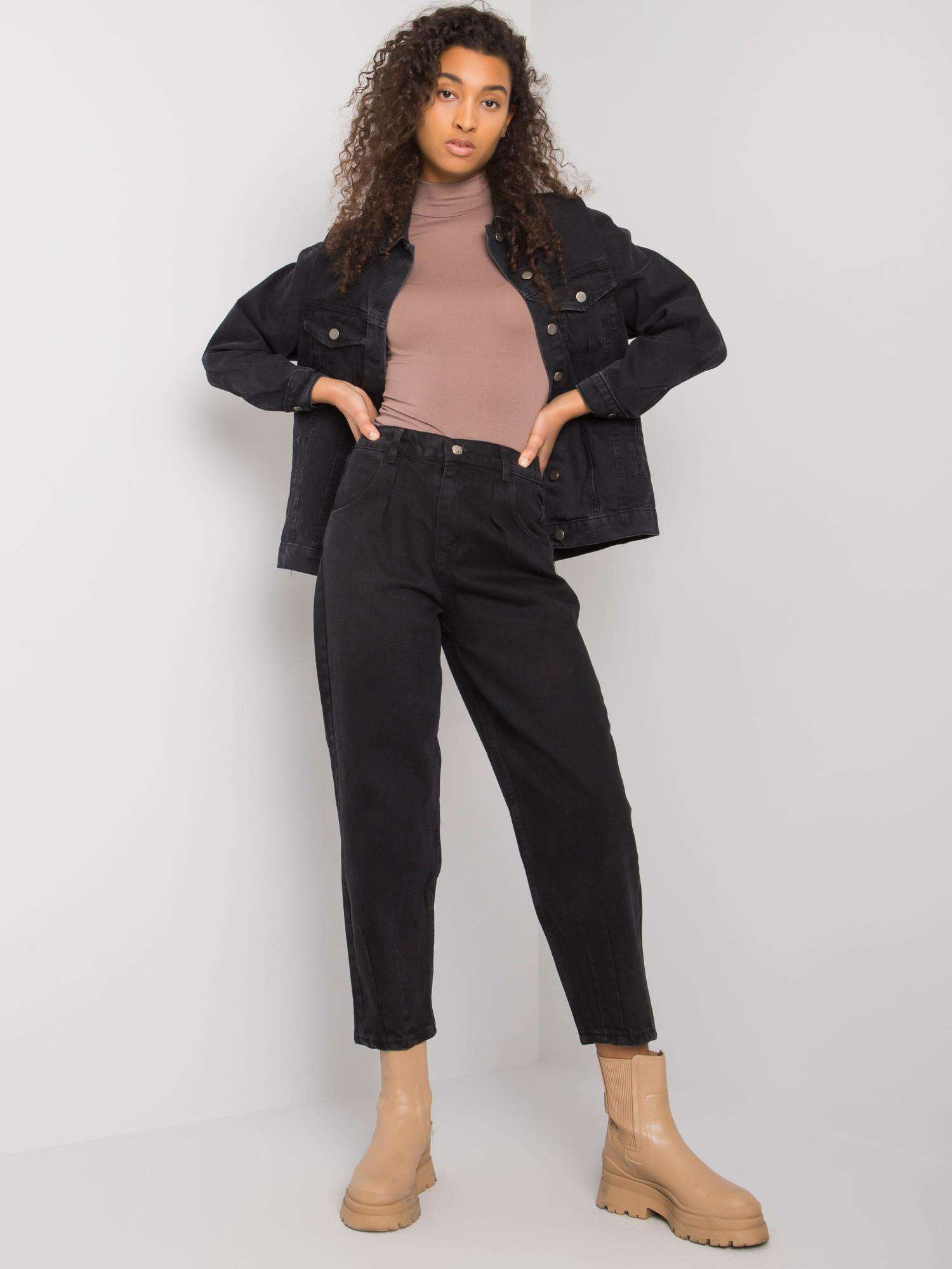 Čierne dámske voľné mom jeans MR-SP-5116-1.29-black Veľkosť: 26