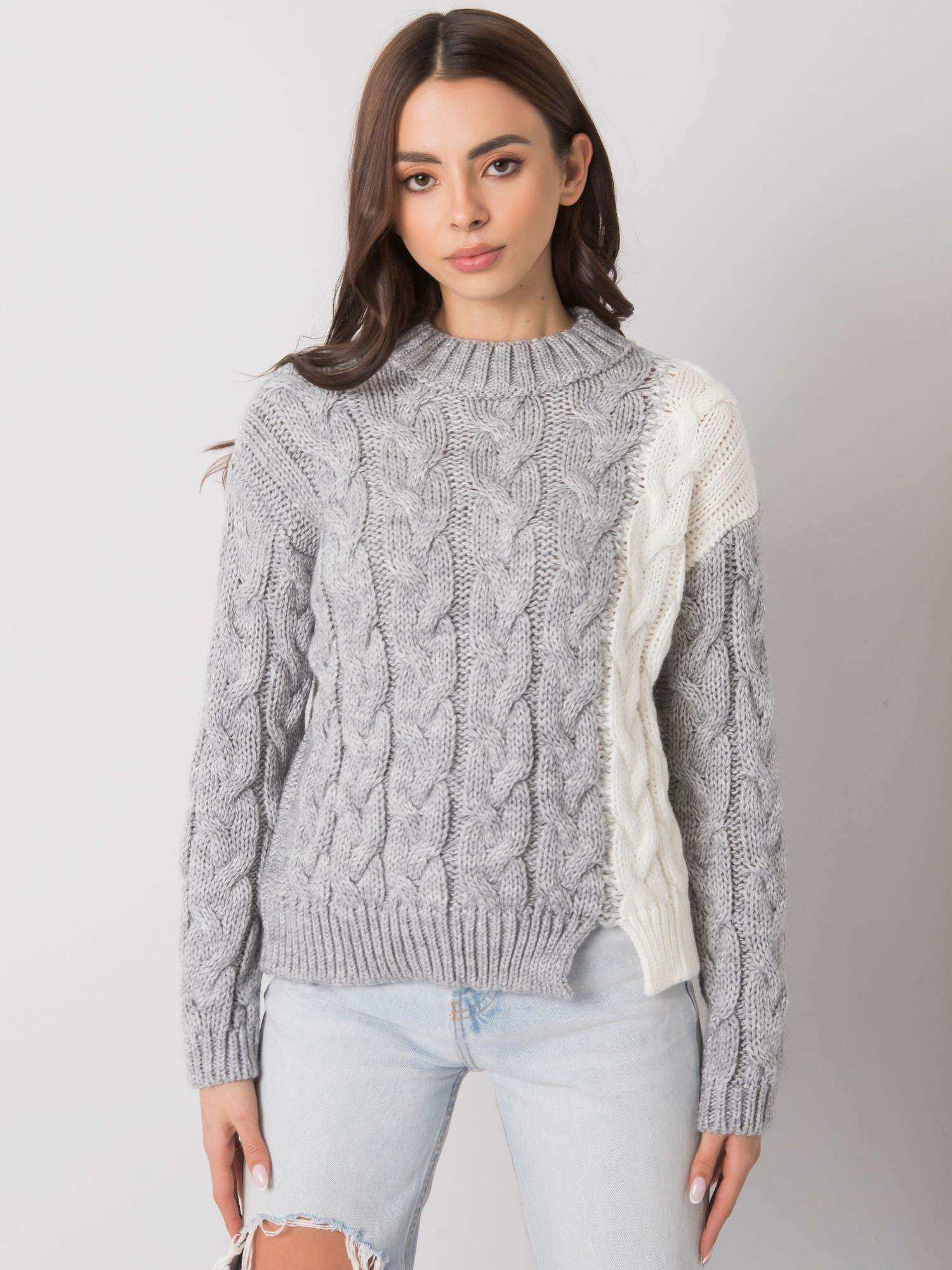 Svetlo sivý dámsky pletený sveter TO-SW-77.12-light gray Veľkosť: ONE SIZE