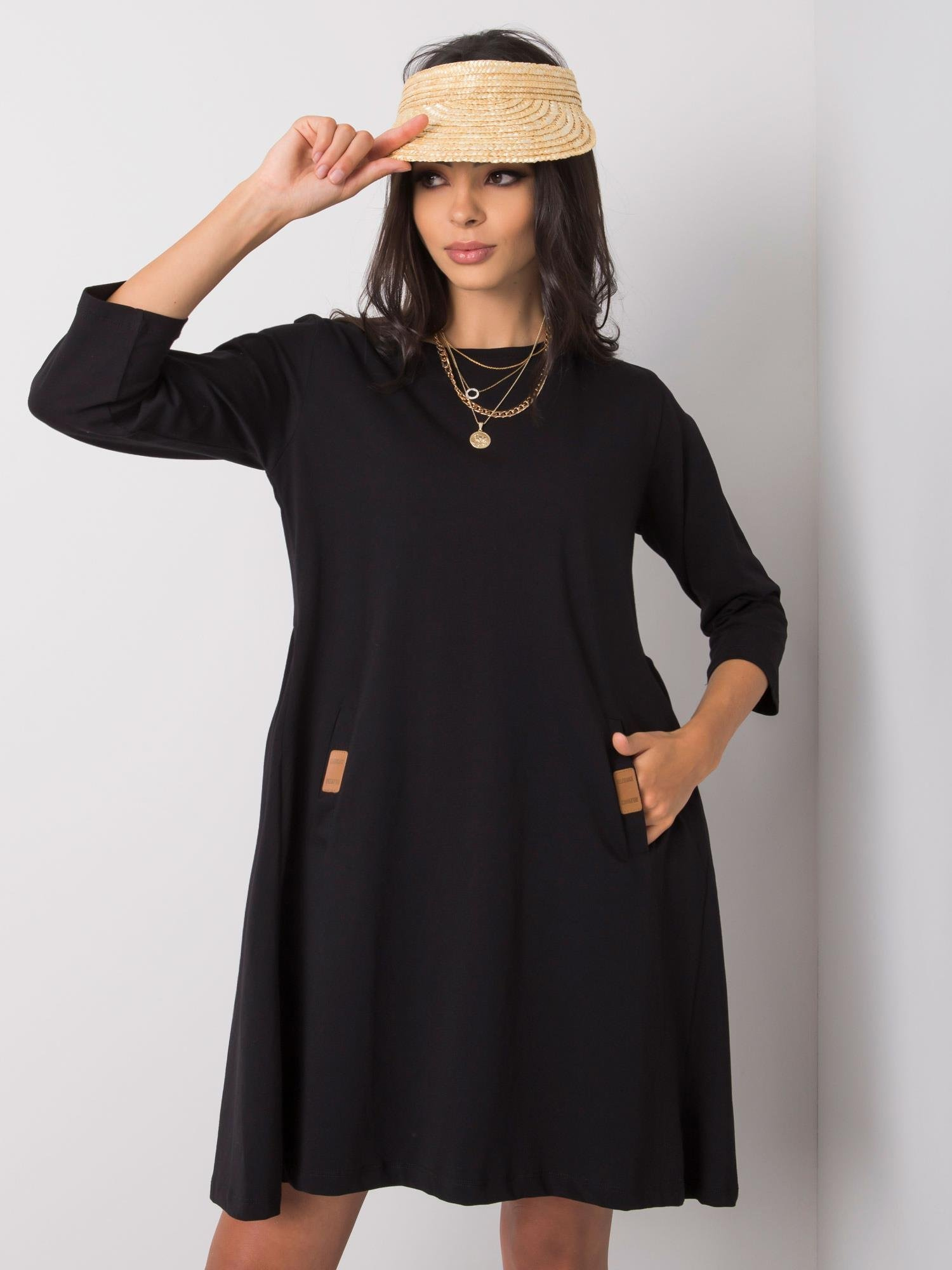 Čierne dámske voľné šaty RV-SK-6274.36P-black Veľkosť: S/M