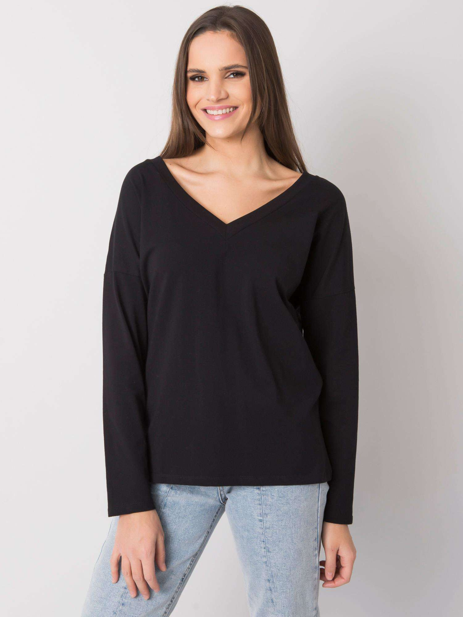 Čierne dámske tričko s výstrihom na chrbte RV-BZ-7315.39X-black Veľkosť: S/M