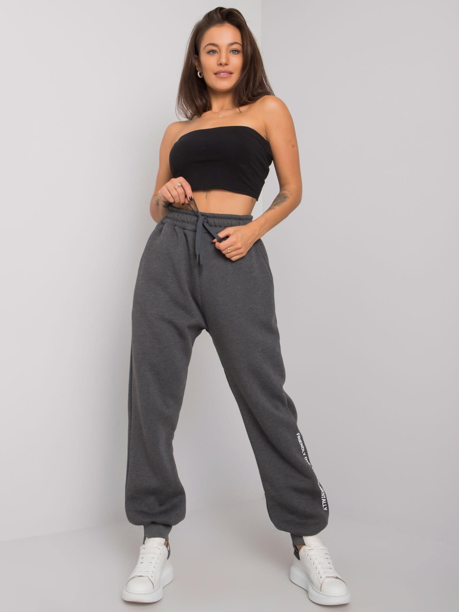 Šedé dámske voľné tepláky s vysokým pásom RV-DR-7237.81-gray Veľkosť: L/XL