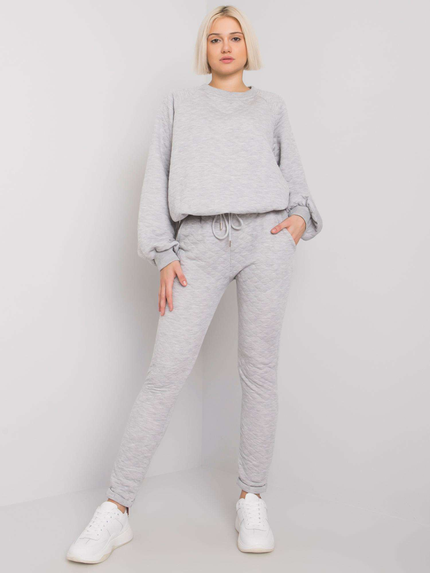 Svetlosivá dámska prešívaná tepláková súprava RV-KMPL-7448.28-gray Veľkosť: S/M