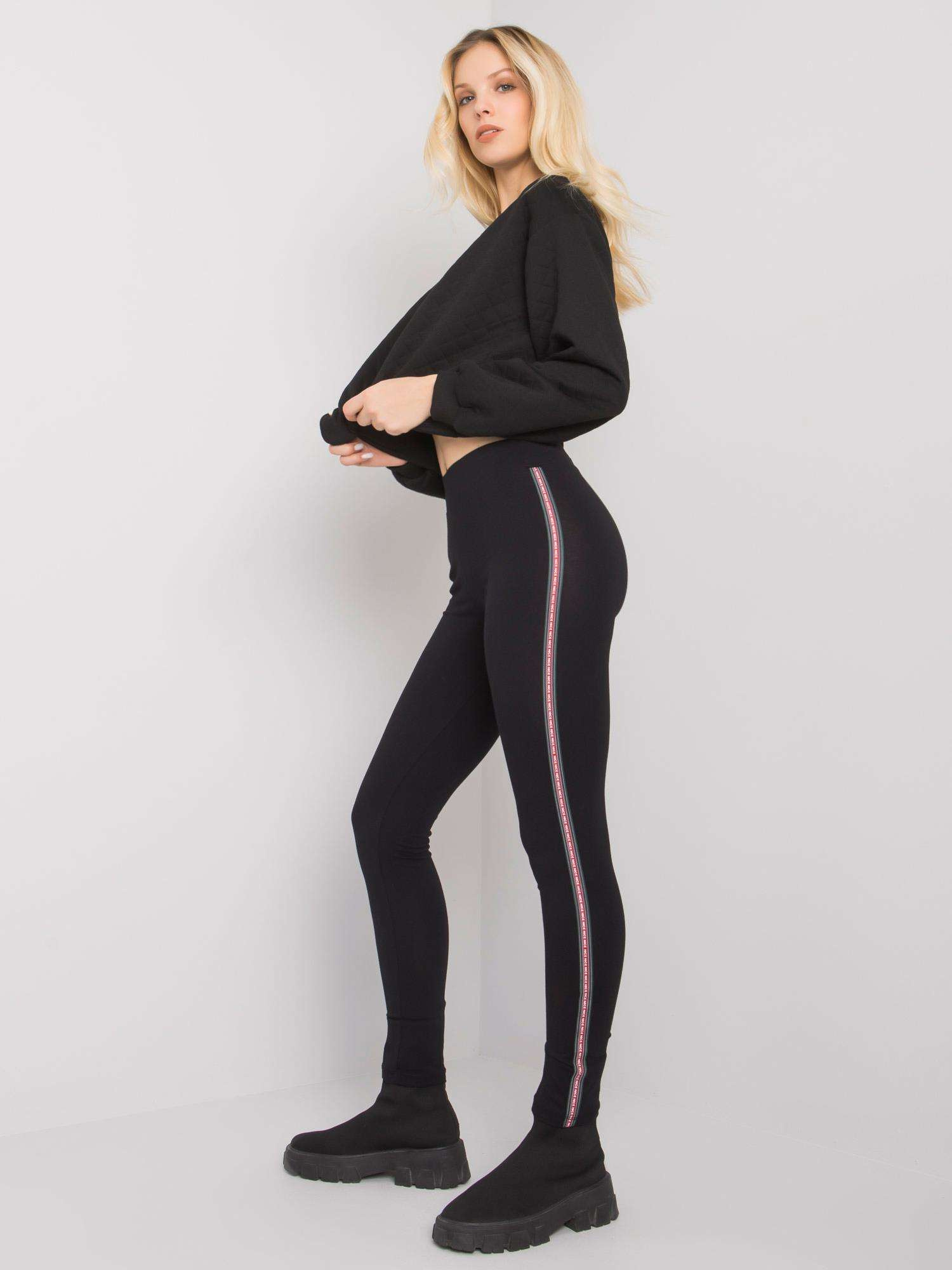 Čierne legíny Alison s pruhmi s nápismi RV-LG-7376.45P-black Veľkosť: XL
