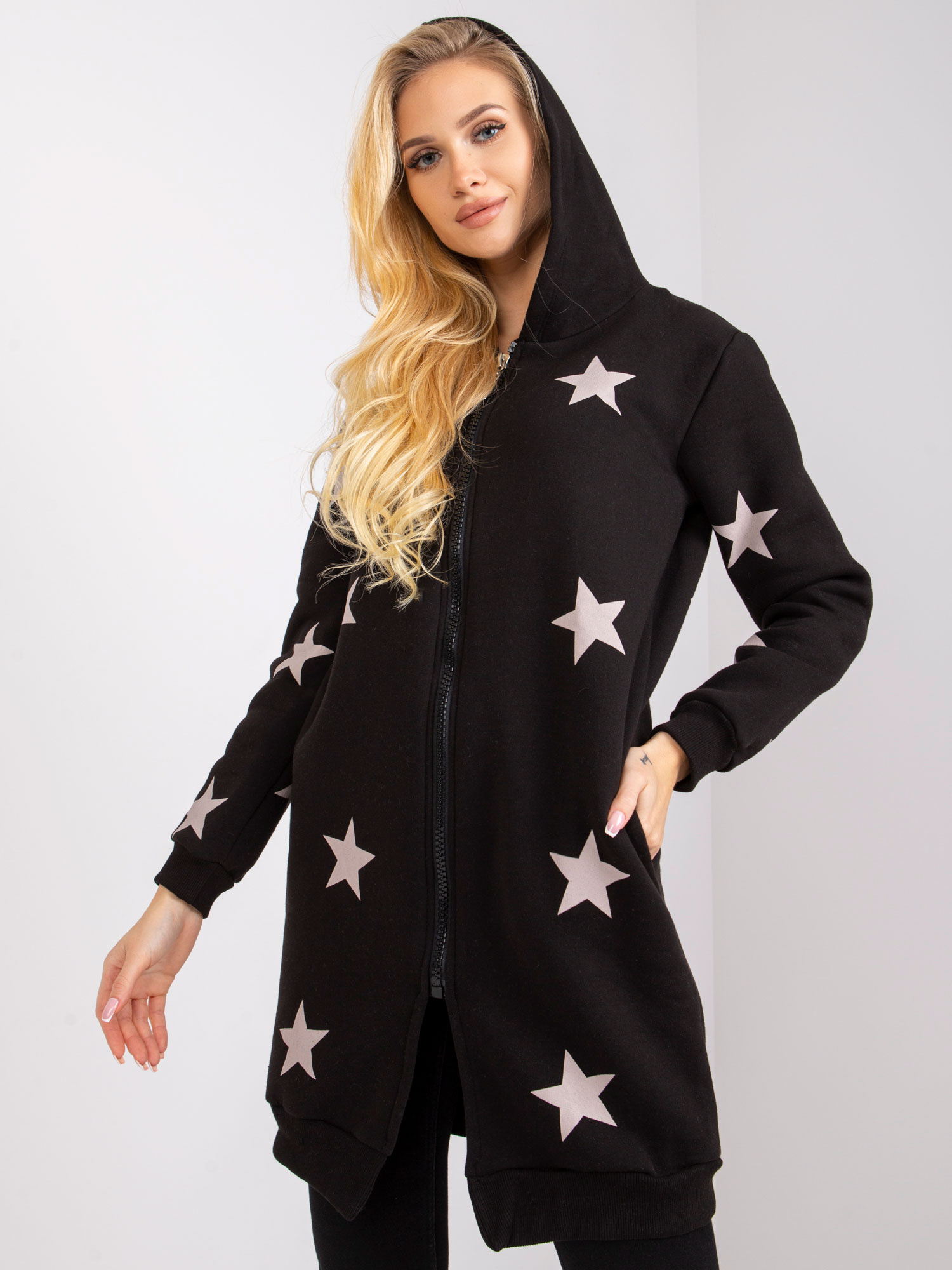 Čierna dlhá mikina na zips s hviezdičkami Marrakech FA-BL-7411.85P-black Veľkosť: ONE SIZE