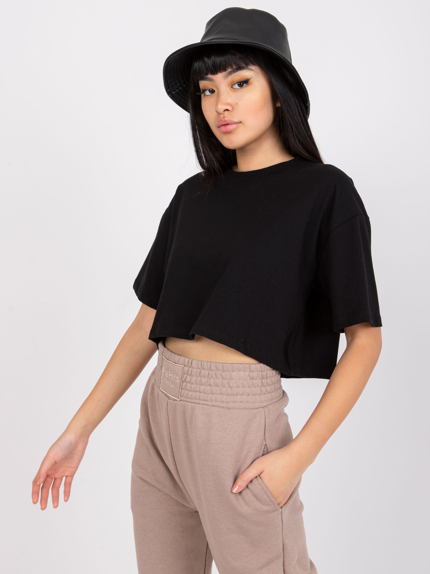 Čierne tričko Viola v "crop" strihu RV-TS-7541.06-black Veľkosť: L