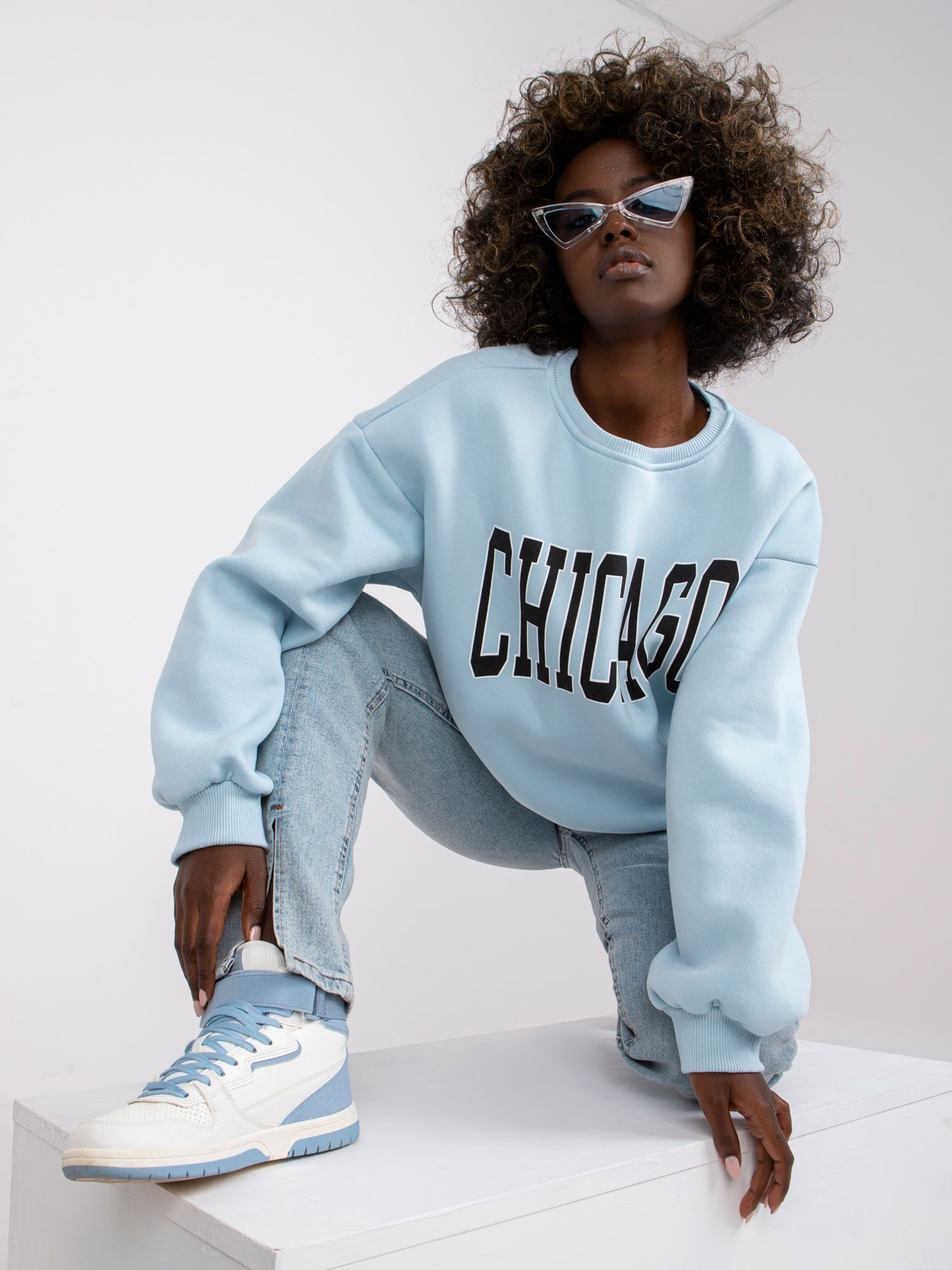 Svetlomodrá mikina s nápisom Chicago EM-BL-617-C.29X-light lbue Veľkosť: S/M