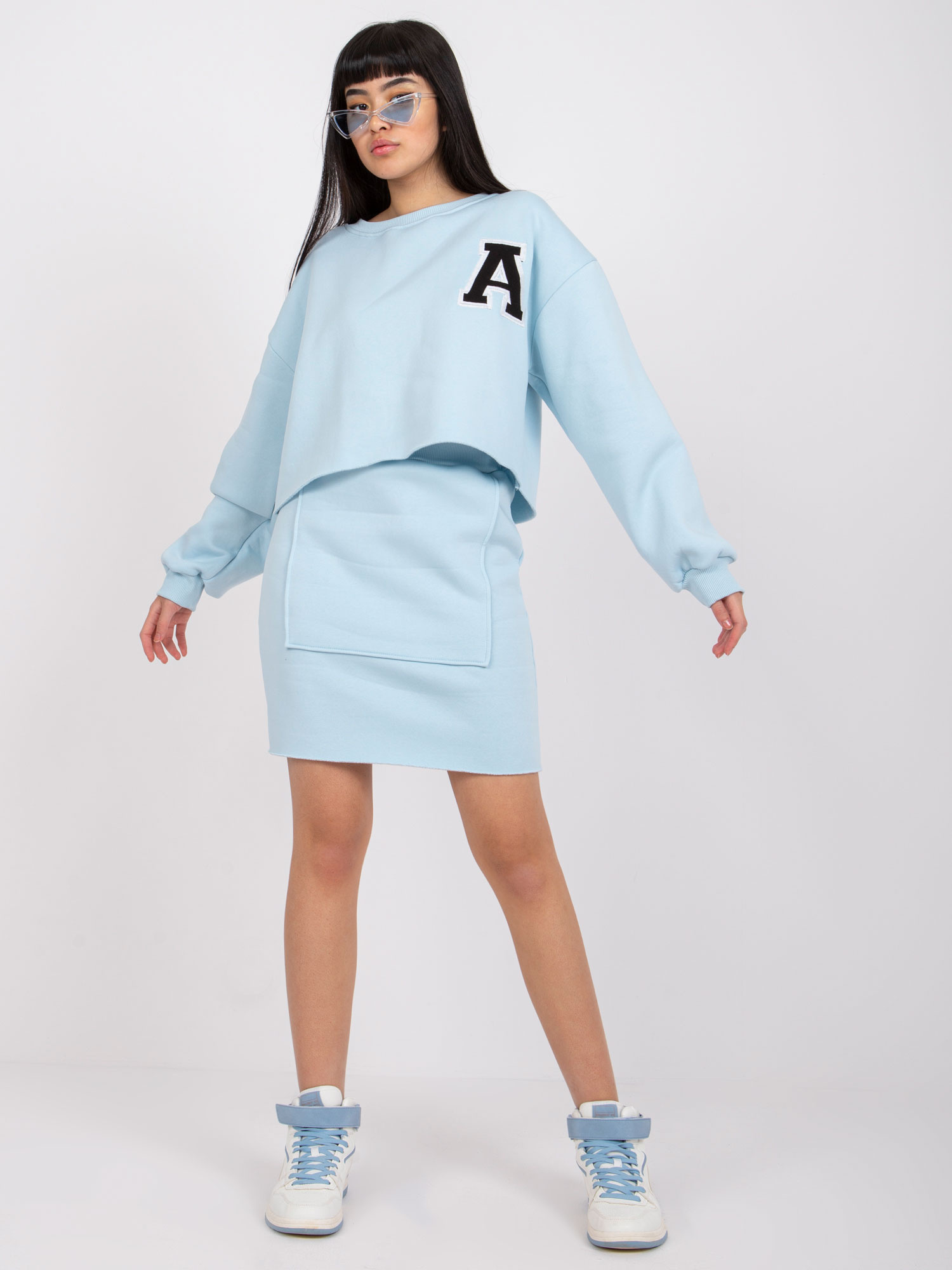 Svetlomodrý komplet mikiny a sukne Brixen s nášivkou "A" EM-KMPL-721.69-light blue Veľkosť: M