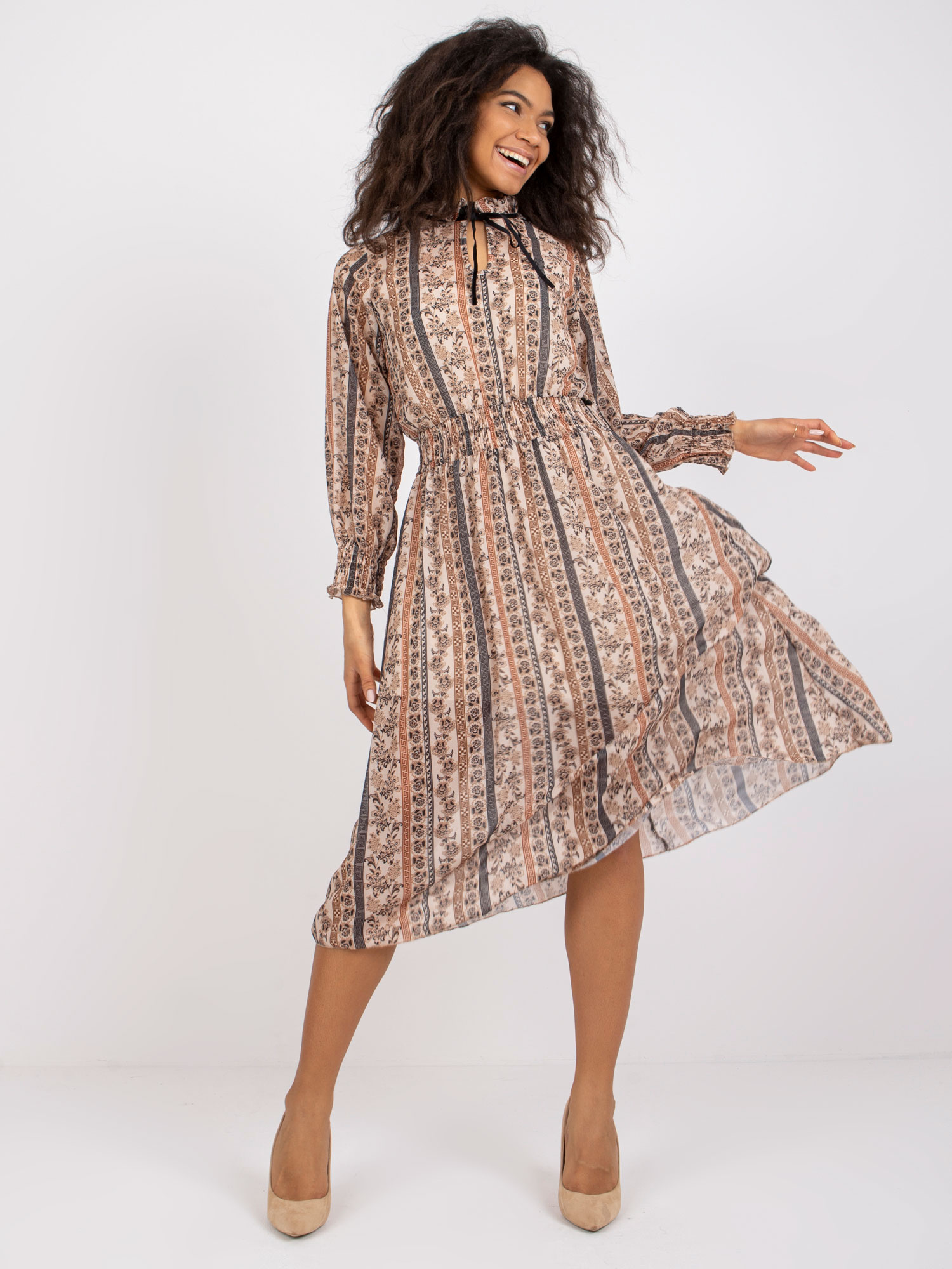 Béžové šifónové šaty Ava so vzormi DHJ-SK-15177-1.04P-beige Veľkosť: ONE SIZE
