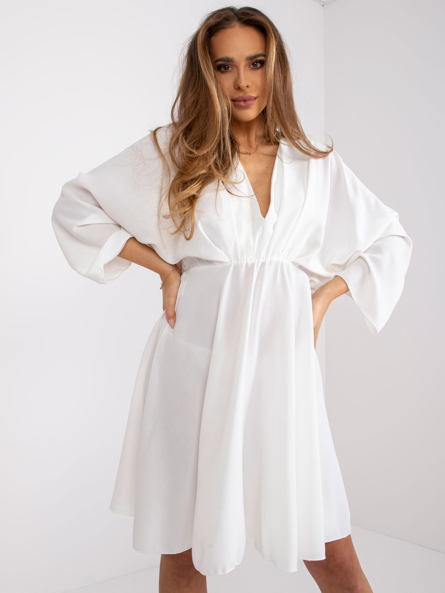 Biele vzdušné šaty Zayna s dlhým rukávom DHJ-SK-11981B.19-white Veľkosť: ONE SIZE