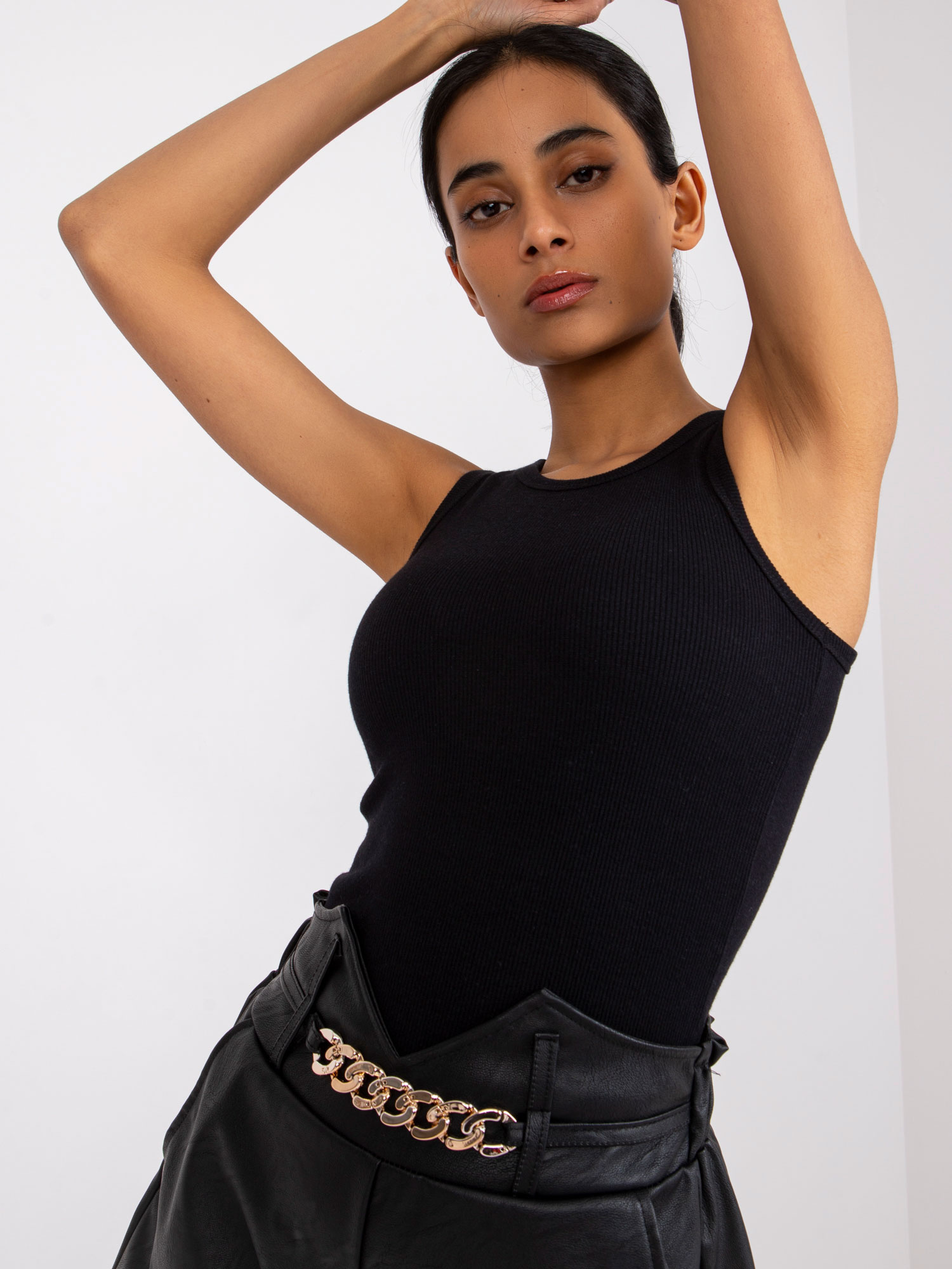 Čierny rebrovaný top Estón -RV-TP-7534.21P-black Veľkosť: XS