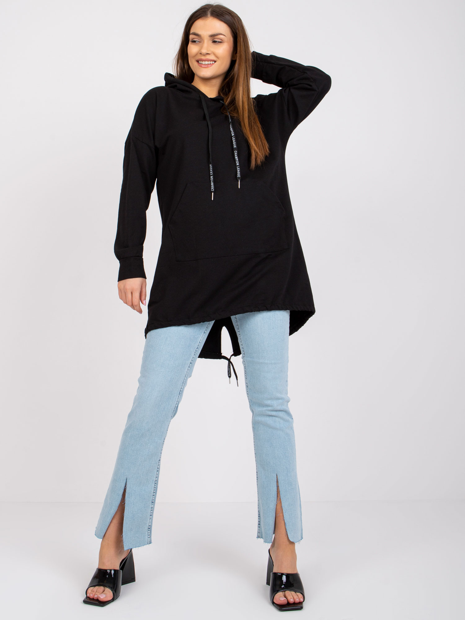 Čierna dlhšia mikina Sophie s potlačou na chrbte -DHJ-BL-20136.37-black Veľkosť: ONE SIZE