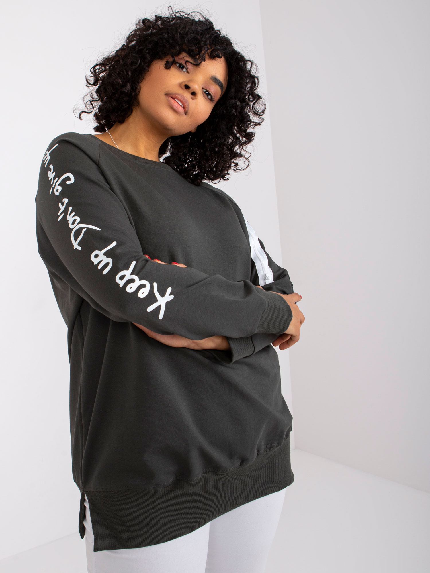 Khaki mikina Parma s nápisom na rukáve -RV-TU-7158.76P-khaki Veľkosť: ONE SIZE