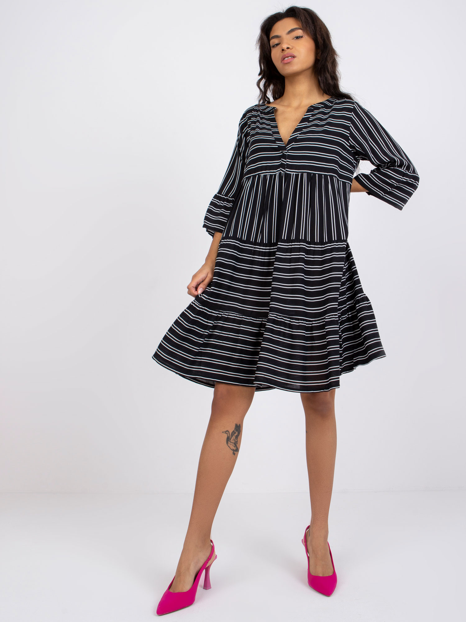Čierne pruhované oversize midi košeľové šaty D73771M30214C-black Veľkosť: M