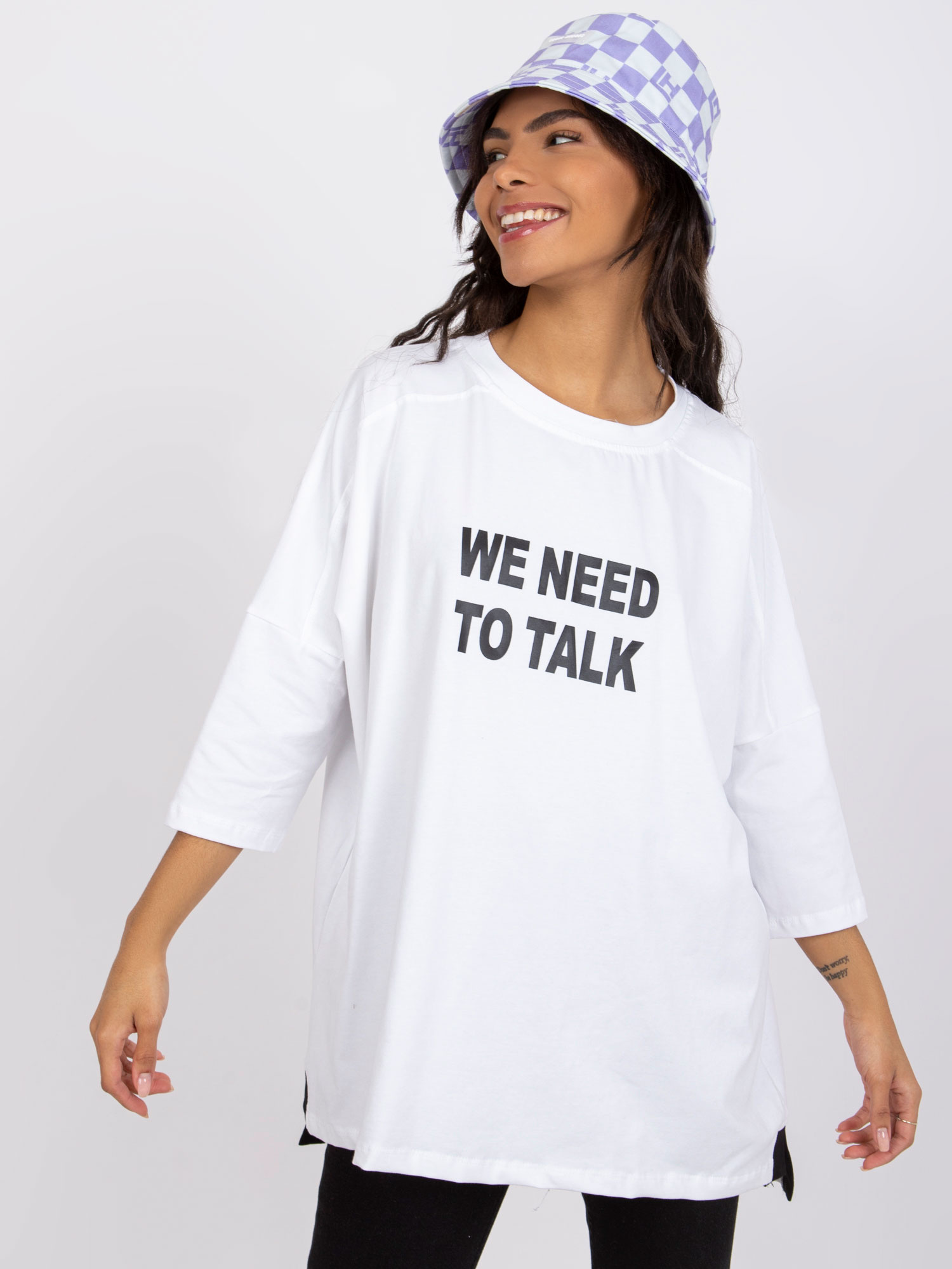 Biele dámske voľné tričko s nápisom RV-BZ-7553.26-white Veľkosť: L/XL